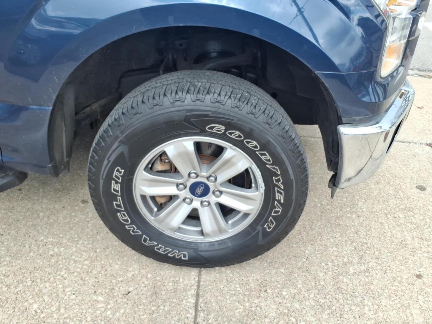 2016 Blue Jeans Metallic Ford F-150 XLT (1FTEW1EF1GF) with an 5.0L 5.0L Flex Fuel V8 385hp 387ft. lbs. Sequential Multiport Fuel Injection engine, 6-Speed Shiftable Automatic transmission, located at 5505 N. Summit St., Toledo, OH, 43611, (419) 729-2688, 41.654953, -83.530014 - Photo#22