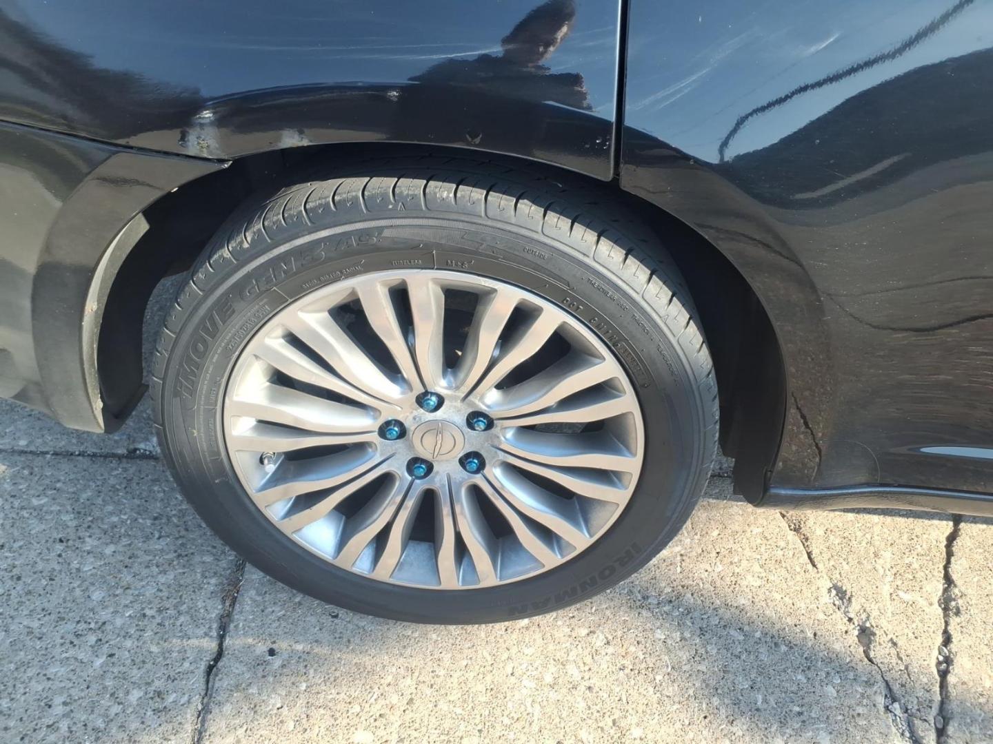 2013 Black Clear Coat Chrysler 200 Limited (1C3CCBCG6DN) with an 3.6L Pentastar 3.6L Flex Fuel V6 283hp 260ft. lbs. Sequential Multiport Fuel Injection engine, 6-Speed Shiftable Automatic transmission, located at 5505 N. Summit St., Toledo, OH, 43611, (419) 729-2688, 41.654953, -83.530014 - Photo#23