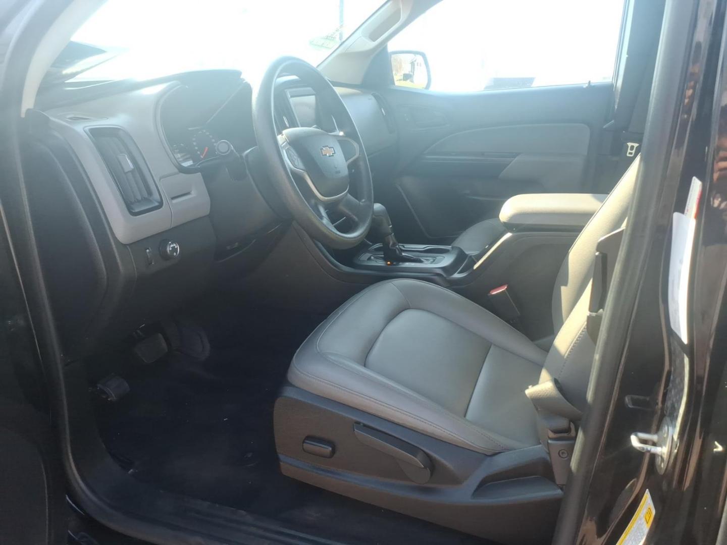 2018 Black Chevrolet Colorado Work Truck (1GCHSBEN2J1) with an 3.6L 3.6L V6 308hp 275ft. lbs. Direct Injection engine, 8-Speed Shiftable Automatic transmission, located at 5505 N. Summit St., Toledo, OH, 43611, (419) 729-2688, 41.654953, -83.530014 - Photo#1