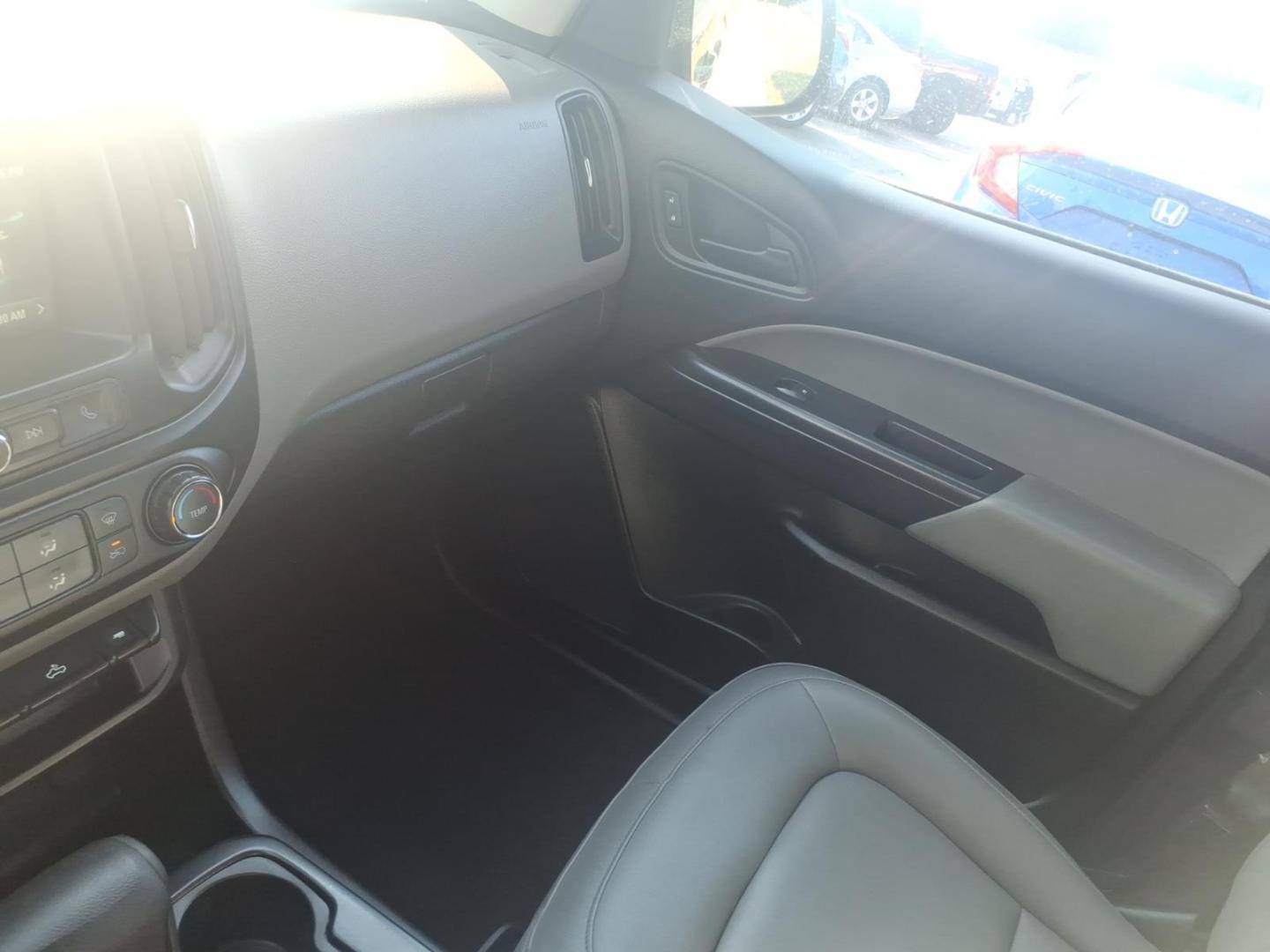 2018 Black Chevrolet Colorado Work Truck (1GCHSBEN2J1) with an 3.6L 3.6L V6 308hp 275ft. lbs. Direct Injection engine, 8-Speed Shiftable Automatic transmission, located at 5505 N. Summit St., Toledo, OH, 43611, (419) 729-2688, 41.654953, -83.530014 - Photo#10