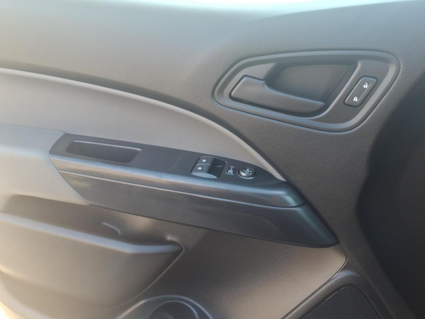 2018 Black Chevrolet Colorado Work Truck (1GCHSBEN2J1) with an 3.6L 3.6L V6 308hp 275ft. lbs. Direct Injection engine, 8-Speed Shiftable Automatic transmission, located at 5505 N. Summit St., Toledo, OH, 43611, (419) 729-2688, 41.654953, -83.530014 - Photo#13