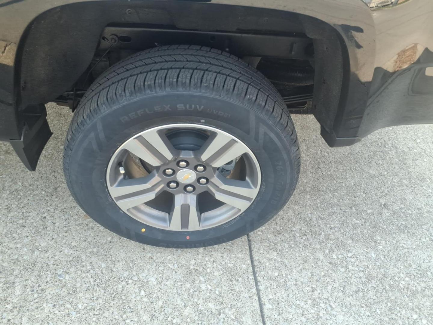 2018 Black Chevrolet Colorado Work Truck (1GCHSBEN2J1) with an 3.6L 3.6L V6 308hp 275ft. lbs. Direct Injection engine, 8-Speed Shiftable Automatic transmission, located at 5505 N. Summit St., Toledo, OH, 43611, (419) 729-2688, 41.654953, -83.530014 - Photo#22