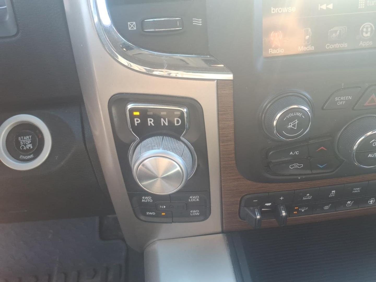 2015 Brilliant Black Crystal Pearl Coat/Bright Silver M RAM 1500 Laramie (1C6RR7VT0FS) with an 5.7L HEMI 5.7L V8 395hp 410ft. lbs. Sequential Multiport Fuel Injection engine, 8-Speed Shiftable Automatic transmission, located at 5505 N. Summit St., Toledo, OH, 43611, (419) 729-2688, 41.654953, -83.530014 - Photo#10