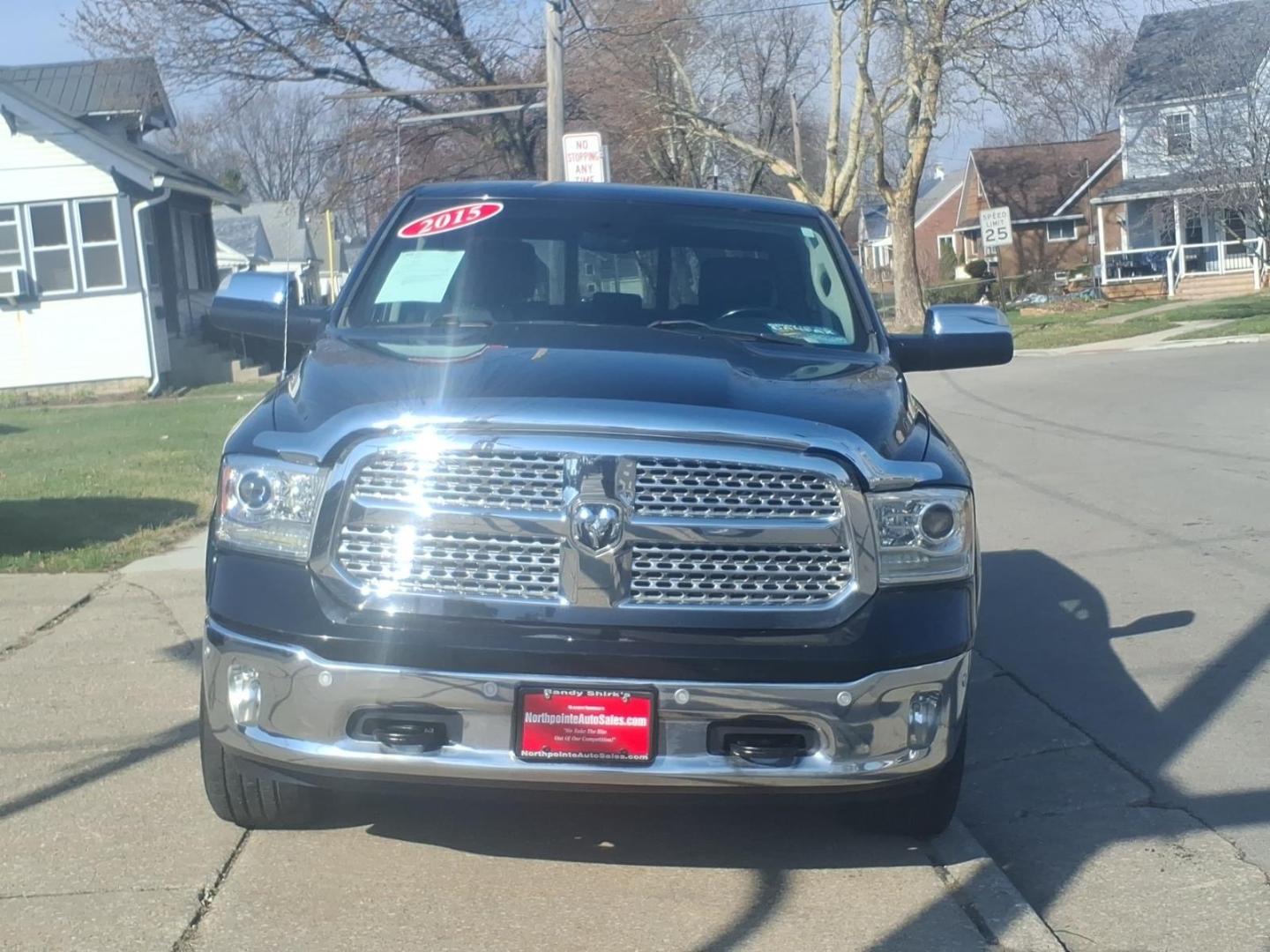 2015 Brilliant Black Crystal Pearl Coat/Bright Silver M RAM 1500 Laramie (1C6RR7VT0FS) with an 5.7L HEMI 5.7L V8 395hp 410ft. lbs. Sequential Multiport Fuel Injection engine, 8-Speed Shiftable Automatic transmission, located at 5505 N. Summit St., Toledo, OH, 43611, (419) 729-2688, 41.654953, -83.530014 - Photo#16