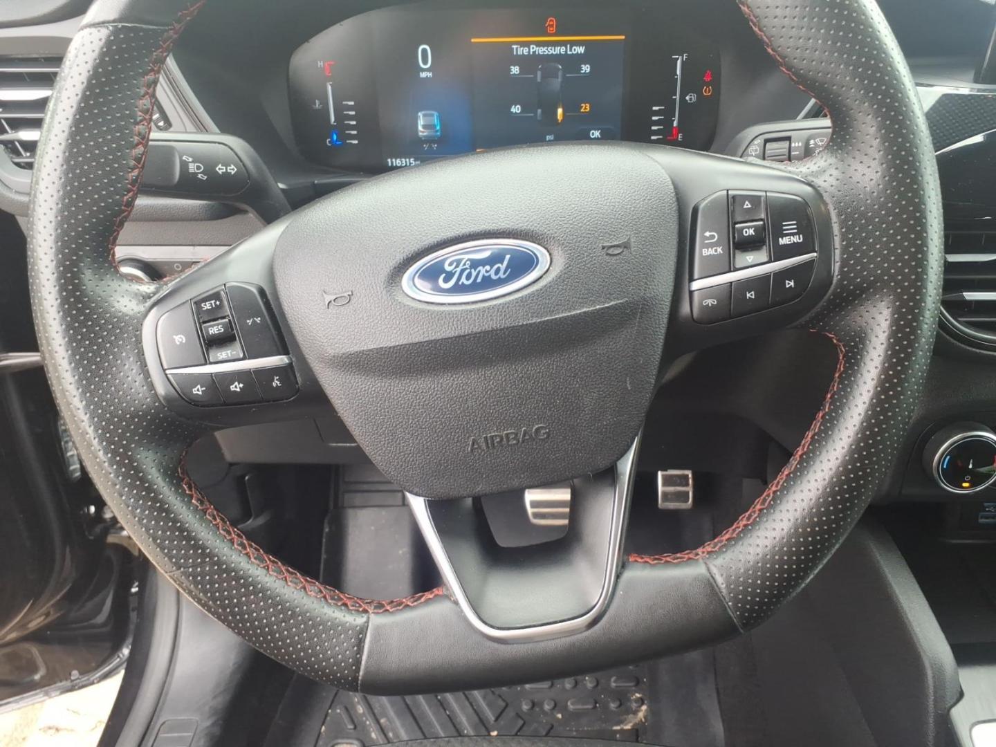 2023 Agate Black Um Ford Escape ST-Line (1FMCU0MNXPU) with an 1.5L EcoBoost 1.5L Turbo I3 180hp 199ft. lbs. Direct Injection engine, 8-Speed Shiftable Automatic transmission, located at 5505 N. Summit St., Toledo, OH, 43611, (419) 729-2688, 41.654953, -83.530014 - Photo#3