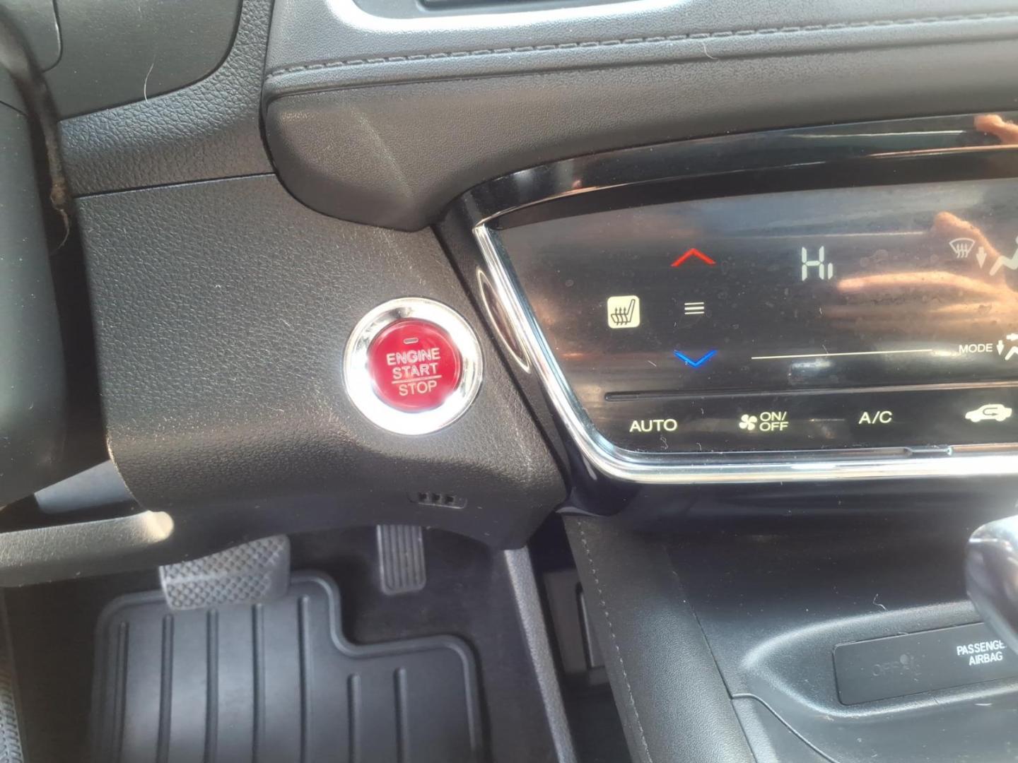 2018 Aegean Blue Metallic Bs Honda HR-V EX (3CZRU6H52JG) with an 1.8L 1.8L I4 141hp 127ft. lbs. Sequential Multiport Fuel Injection engine, 7-Speed Shiftable CVT transmission, located at 5505 N. Summit St., Toledo, OH, 43611, (419) 729-2688, 41.654953, -83.530014 - Photo#12