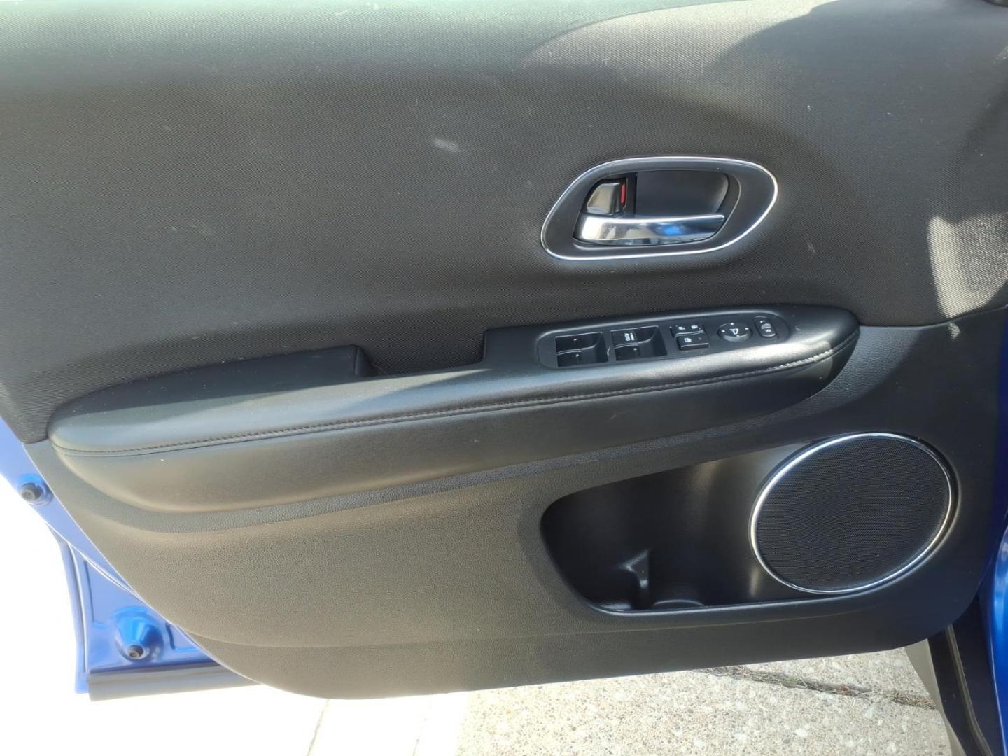 2018 Aegean Blue Metallic Bs Honda HR-V EX (3CZRU6H52JG) with an 1.8L 1.8L I4 141hp 127ft. lbs. Sequential Multiport Fuel Injection engine, 7-Speed Shiftable CVT transmission, located at 5505 N. Summit St., Toledo, OH, 43611, (419) 729-2688, 41.654953, -83.530014 - Photo#14