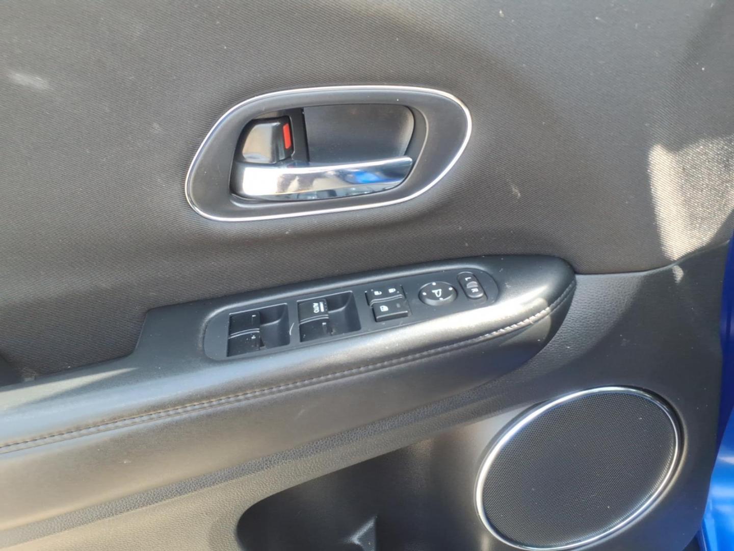 2018 Aegean Blue Metallic Bs Honda HR-V EX (3CZRU6H52JG) with an 1.8L 1.8L I4 141hp 127ft. lbs. Sequential Multiport Fuel Injection engine, 7-Speed Shiftable CVT transmission, located at 5505 N. Summit St., Toledo, OH, 43611, (419) 729-2688, 41.654953, -83.530014 - Photo#15