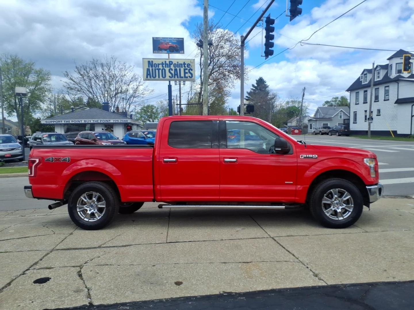 2015 Race Red Ford F-150 XLT (1FTFW1EG8FK) with an 3.5L EcoBoost 3.5L Twin Turbo V6 365hp 420ft. lbs. Direct Injection engine, 6-Speed Shiftable Automatic transmission, located at 5505 N. Summit St., Toledo, OH, 43611, (419) 729-2688, 41.654953, -83.530014 - Photo#0