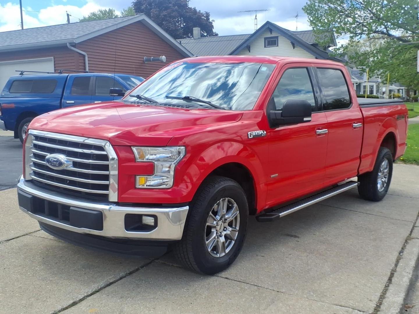 2015 Race Red Ford F-150 XLT (1FTFW1EG8FK) with an 3.5L EcoBoost 3.5L Twin Turbo V6 365hp 420ft. lbs. Direct Injection engine, 6-Speed Shiftable Automatic transmission, located at 5505 N. Summit St., Toledo, OH, 43611, (419) 729-2688, 41.654953, -83.530014 - Photo#21