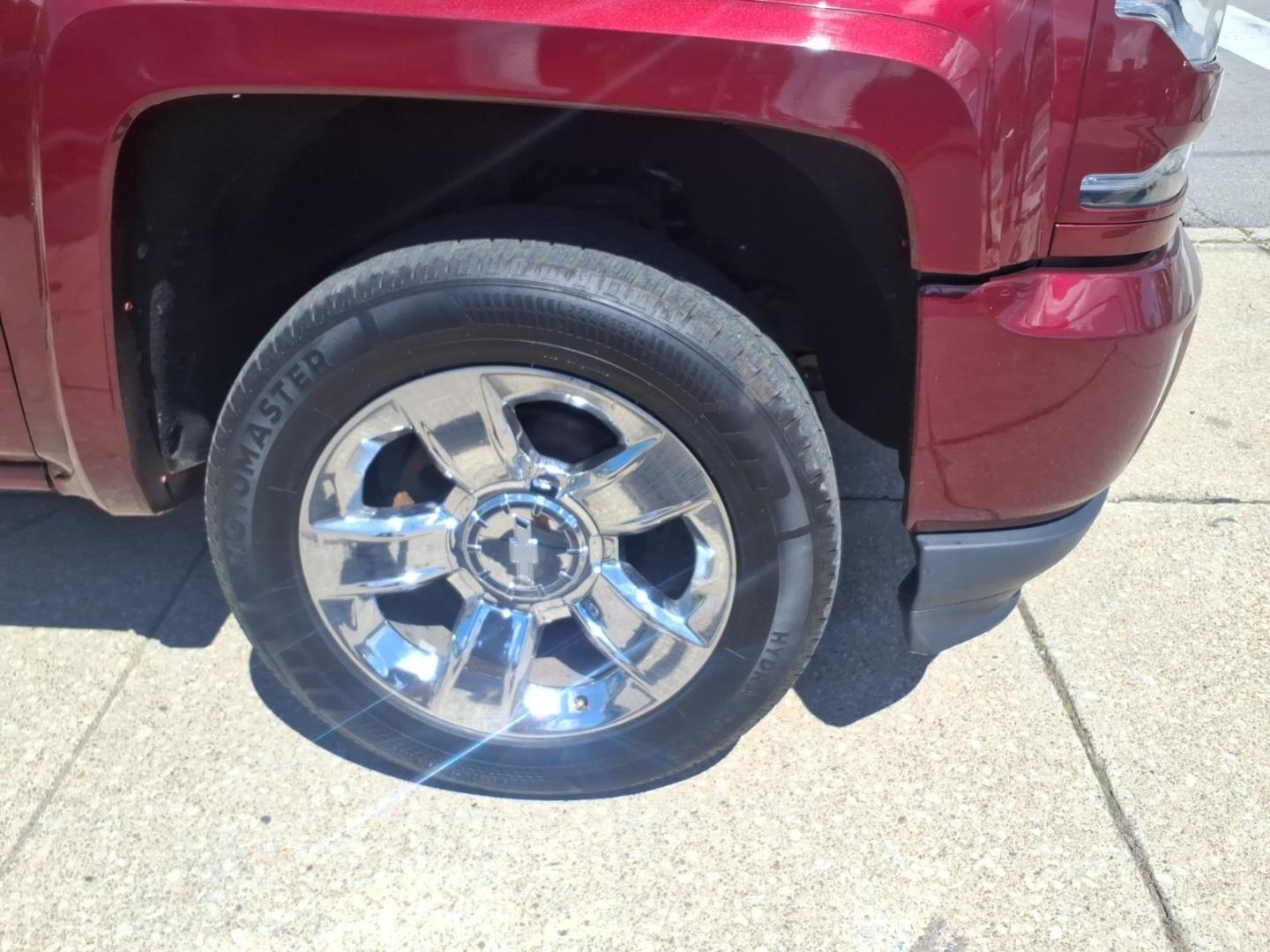 2016 Siren Red Tintcoat G1e Chevrolet Silverado 1500 LTZ (1GCVKSEC3GZ) with an 5.3L EcoTec3 5.3L V8 355hp 383ft. lbs. Direct Injection engine, 8-Speed Shiftable Automatic transmission, located at 5505 N. Summit St., Toledo, OH, 43611, (419) 729-2688, 41.654953, -83.530014 - Photo#29