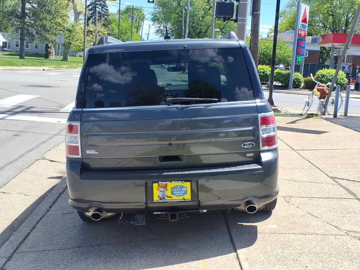 2019 Magnetic J7 Ford Flex SEL (2FMHK6C83KB) with an 3.5L 3.5L V6 287hp 254ft. lbs. Sequential Multiport Fuel Injection engine, 6-Speed Shiftable Automatic transmission, located at 5505 N. Summit St., Toledo, OH, 43611, (419) 729-2688, 41.654953, -83.530014 - Photo#20