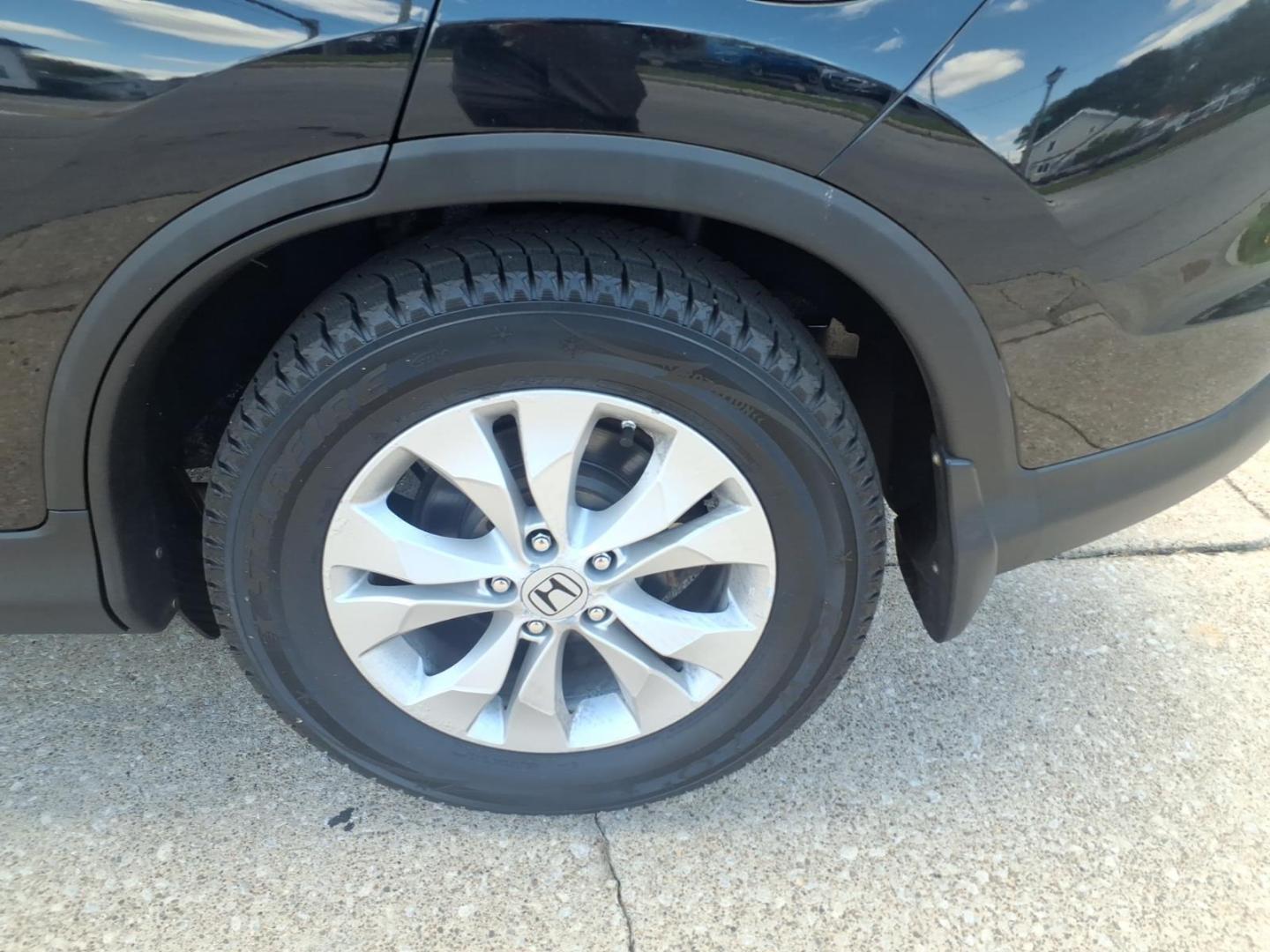 2012 Crystal Black Pearl Bk Honda CR-V EX-L (2HKRM4H75CH) with an 2.4L 2.4L I4 185hp 163ft. lbs. Sequential Multiport Fuel Injection engine, 5-Speed Automatic transmission, located at 5505 N. Summit St., Toledo, OH, 43611, (419) 729-2688, 41.654953, -83.530014 - Photo#27