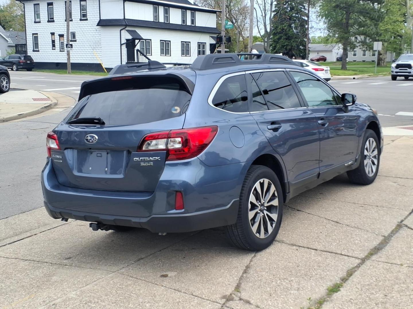 2016 Lapis Blue Pearl Subaru Outback 3.6R Limited (4S4BSEJC7G3) with an 3.6L H6 256hp 247ft. lbs. Sequential Multiport Fuel Injection engine, 6-Speed Shiftable CVT transmission, located at 5505 N. Summit St., Toledo, OH, 43611, (419) 729-2688, 41.654953, -83.530014 - Photo#19