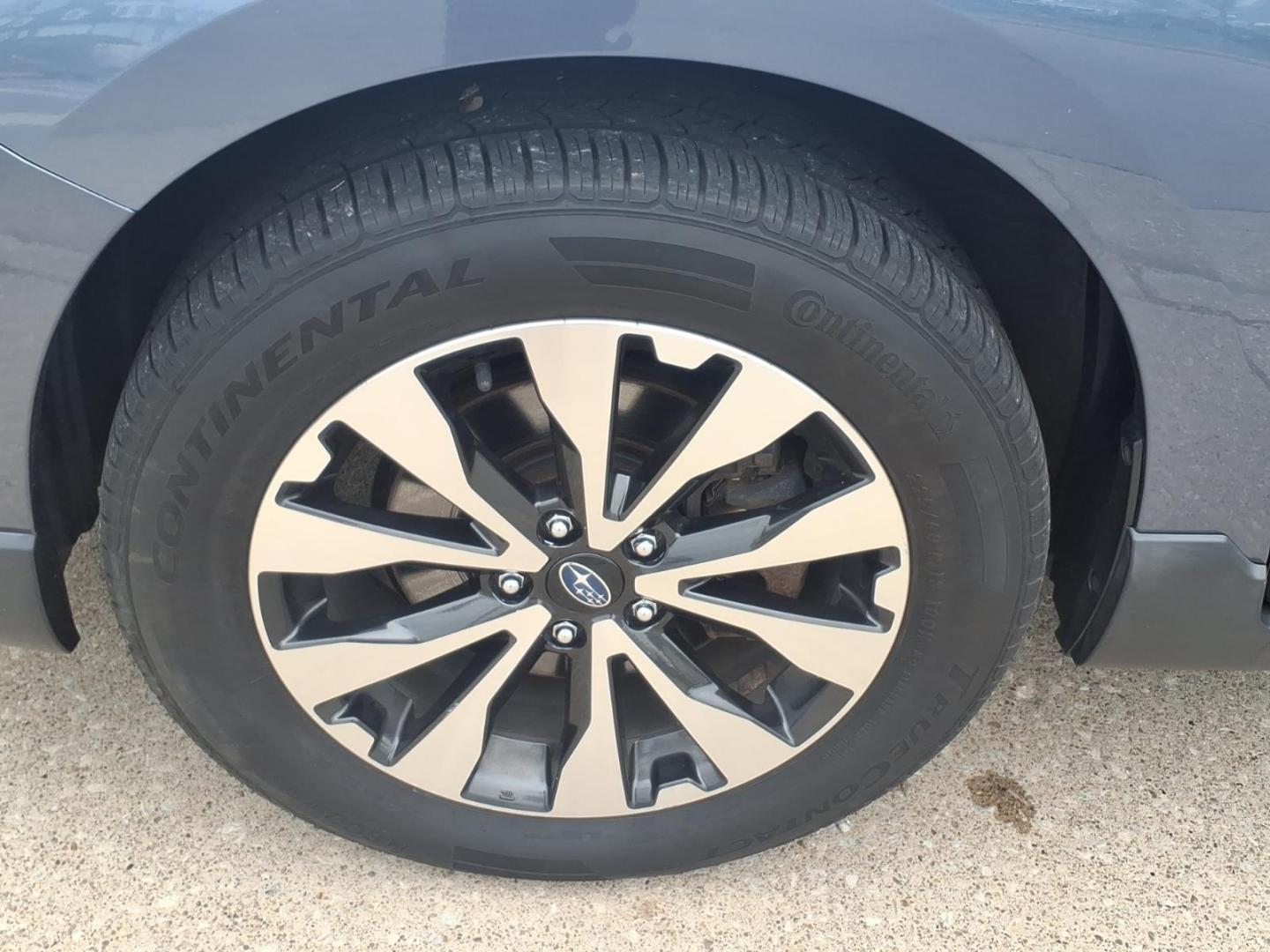 2016 Lapis Blue Pearl Subaru Outback 3.6R Limited (4S4BSEJC7G3) with an 3.6L H6 256hp 247ft. lbs. Sequential Multiport Fuel Injection engine, 6-Speed Shiftable CVT transmission, located at 5505 N. Summit St., Toledo, OH, 43611, (419) 729-2688, 41.654953, -83.530014 - Photo#23