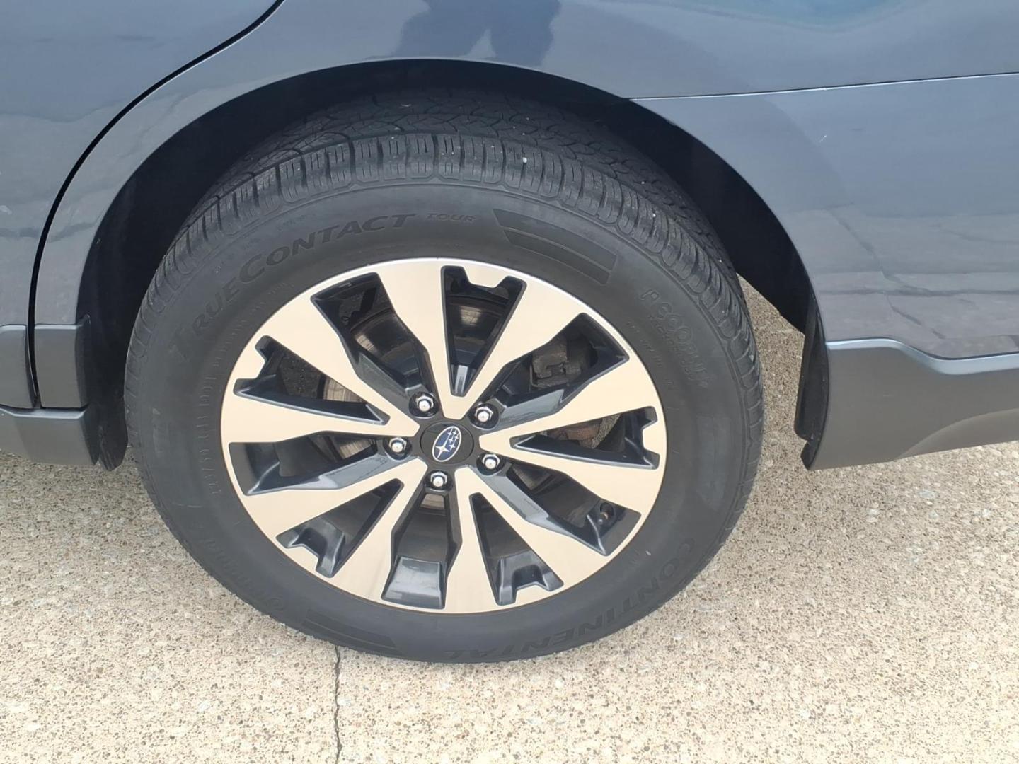 2016 Lapis Blue Pearl Subaru Outback 3.6R Limited (4S4BSEJC7G3) with an 3.6L H6 256hp 247ft. lbs. Sequential Multiport Fuel Injection engine, 6-Speed Shiftable CVT transmission, located at 5505 N. Summit St., Toledo, OH, 43611, (419) 729-2688, 41.654953, -83.530014 - Photo#24