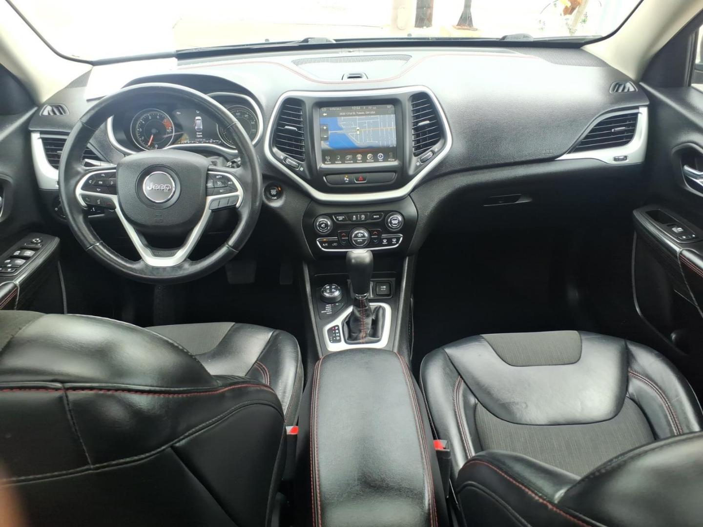 2017 Granite Crystal Metallic Clear Coat Jeep Cherokee Trailhawk (1C4PJMBSXHW) with an 3.2L V6 271hp 239ft. lbs. Sequential Multiport Fuel Injection engine, 4WD 9-Speed Shiftable Automatic transmission, located at 5505 N. Summit St., Toledo, OH, 43611, (419) 729-2688, 41.654953, -83.530014 - Photo#18