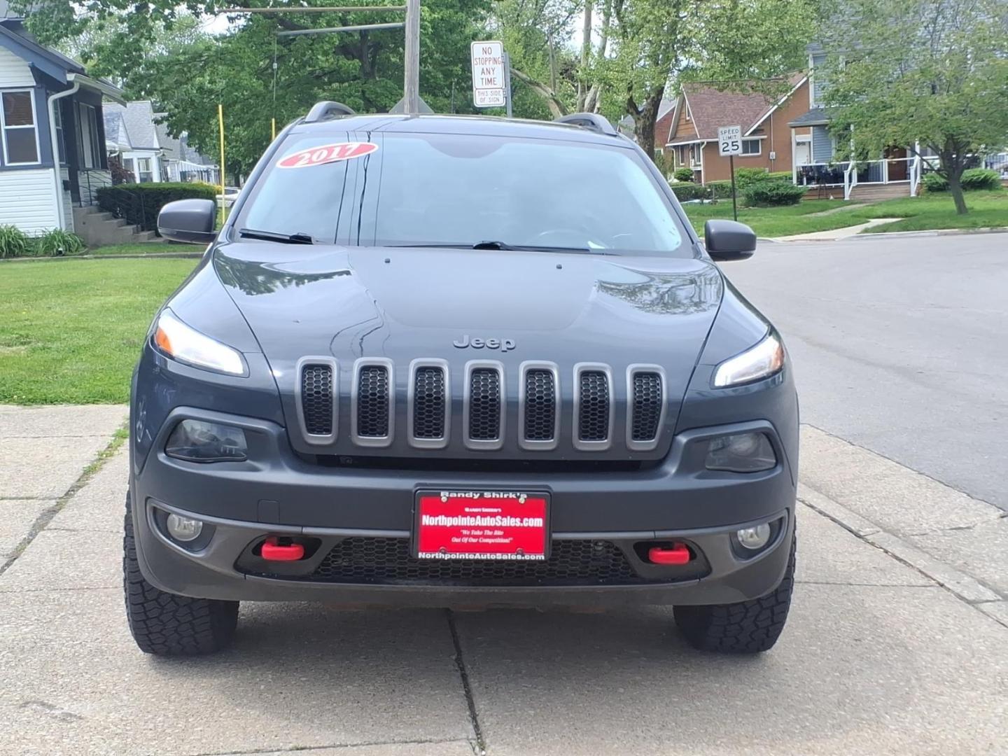 2017 Granite Crystal Metallic Clear Coat Jeep Cherokee Trailhawk (1C4PJMBSXHW) with an 3.2L V6 271hp 239ft. lbs. Sequential Multiport Fuel Injection engine, 4WD 9-Speed Shiftable Automatic transmission, located at 5505 N. Summit St., Toledo, OH, 43611, (419) 729-2688, 41.654953, -83.530014 - Photo#24