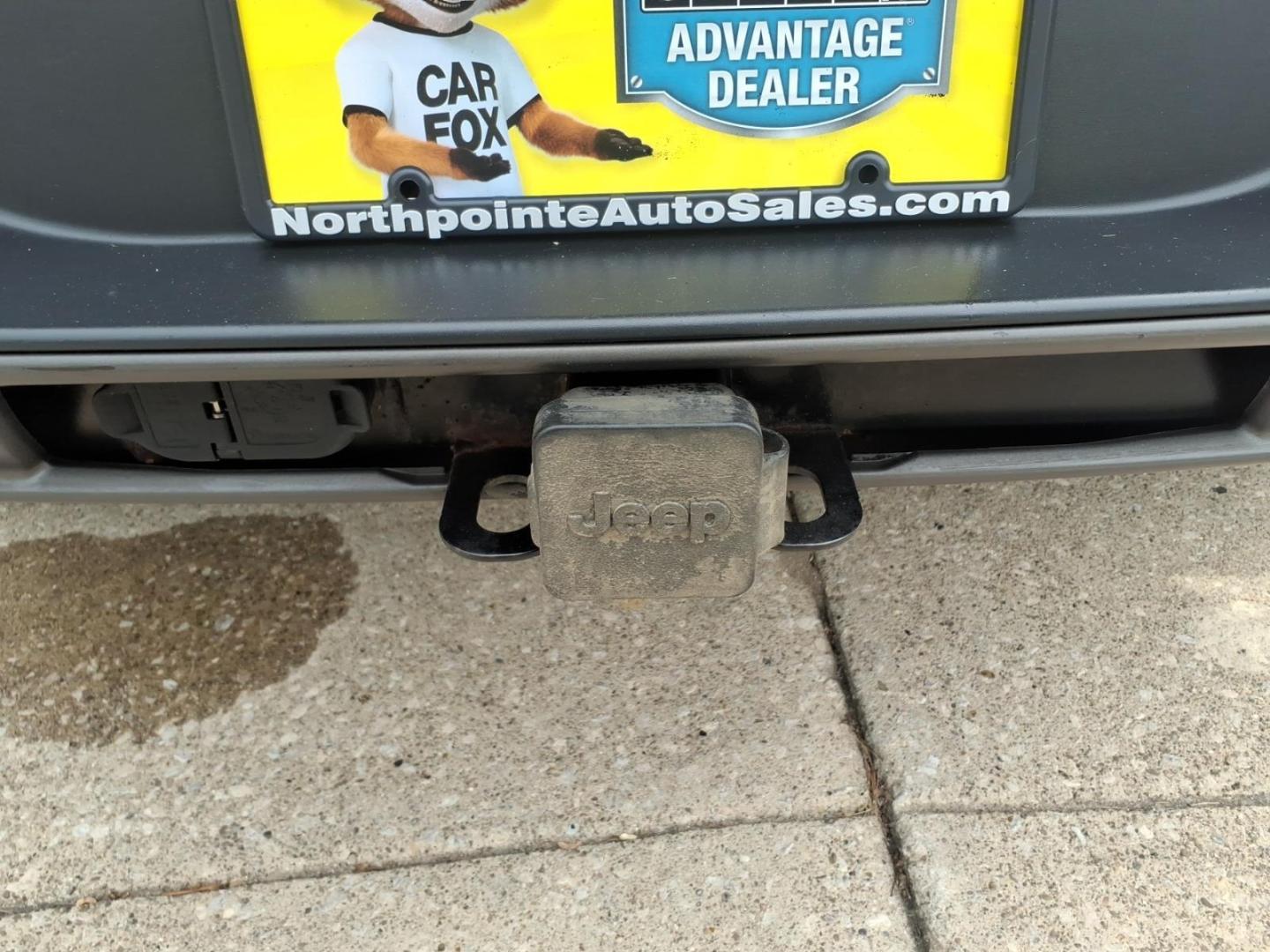2017 Granite Crystal Metallic Clear Coat Jeep Cherokee Trailhawk (1C4PJMBSXHW) with an 3.2L V6 271hp 239ft. lbs. Sequential Multiport Fuel Injection engine, 4WD 9-Speed Shiftable Automatic transmission, located at 5505 N. Summit St., Toledo, OH, 43611, (419) 729-2688, 41.654953, -83.530014 - Photo#29