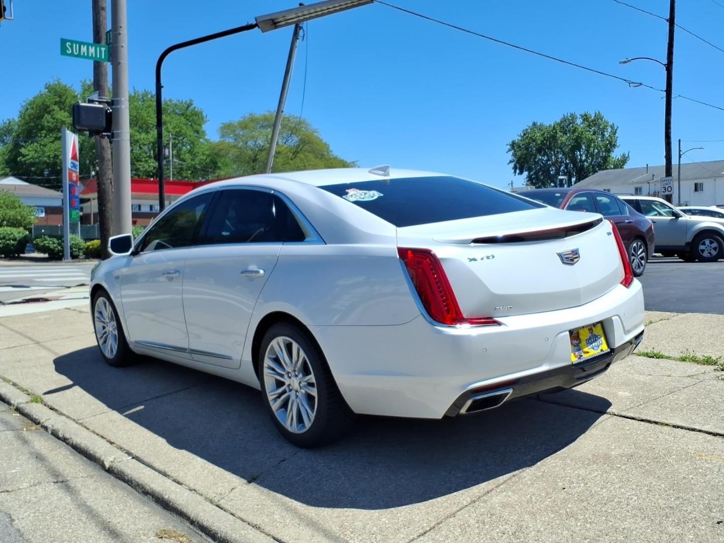 2018 Crystal White Tricoat Cadillac XTS Luxury (2G61N5S30J9) with an 3.6L V6 304hp 264ft. lbs. Direct Injection engine, 6-Speed Shiftable Automatic transmission, located at 5505 N. Summit St., Toledo, OH, 43611, (419) 729-2688, 41.654953, -83.530014 - Photo#20