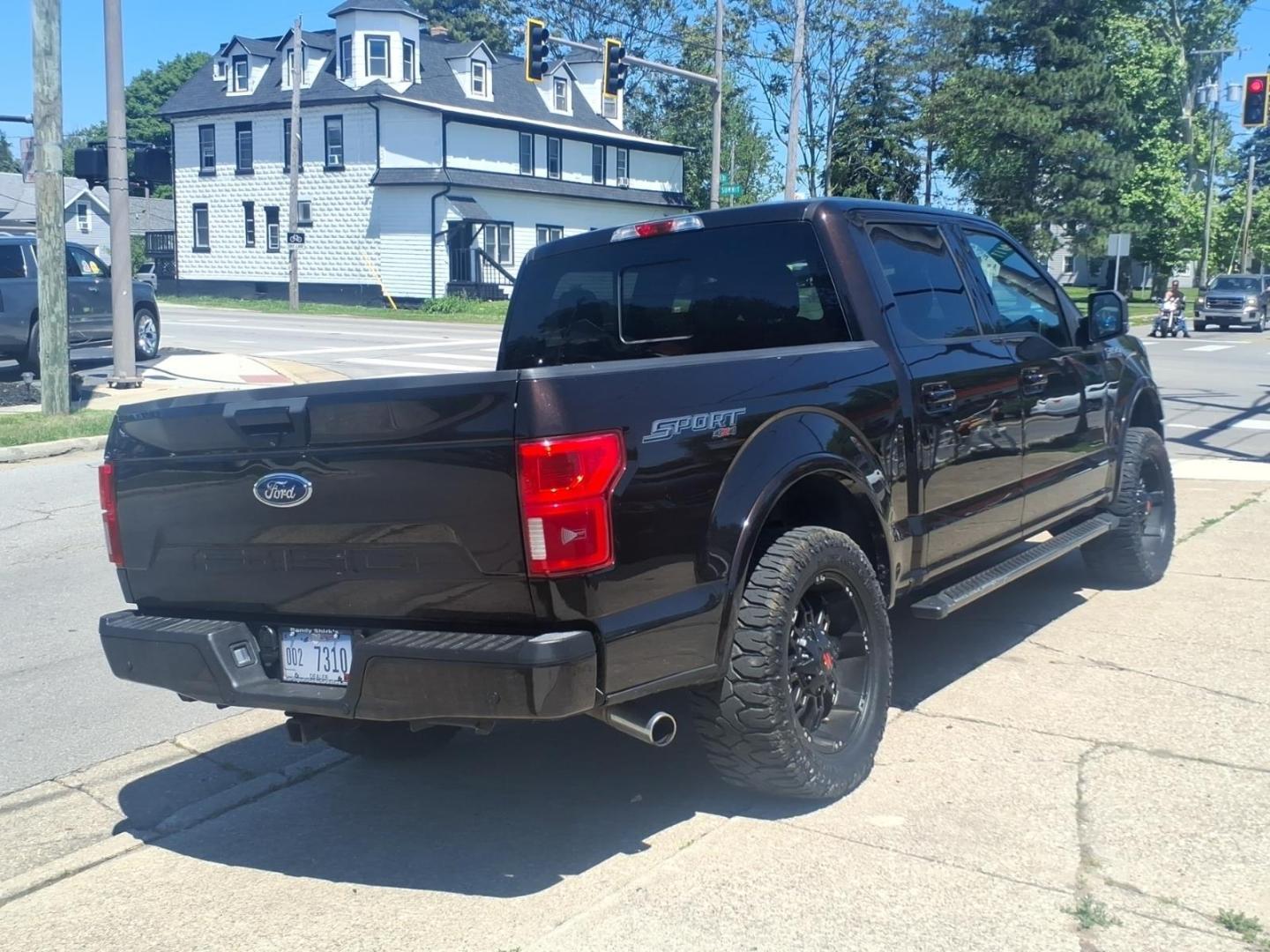 2018 Ruby Red Metallic Tinted Clearcoat Ford F-150 XLT (1FTEW1E53JF) with an 5.0L V8 395hp 400ft. lbs. Direct Injection engine, 10-Speed Shiftable Automatic transmission, located at 5505 N. Summit St., Toledo, OH, 43611, (419) 729-2688, 41.654953, -83.530014 - Photo#18