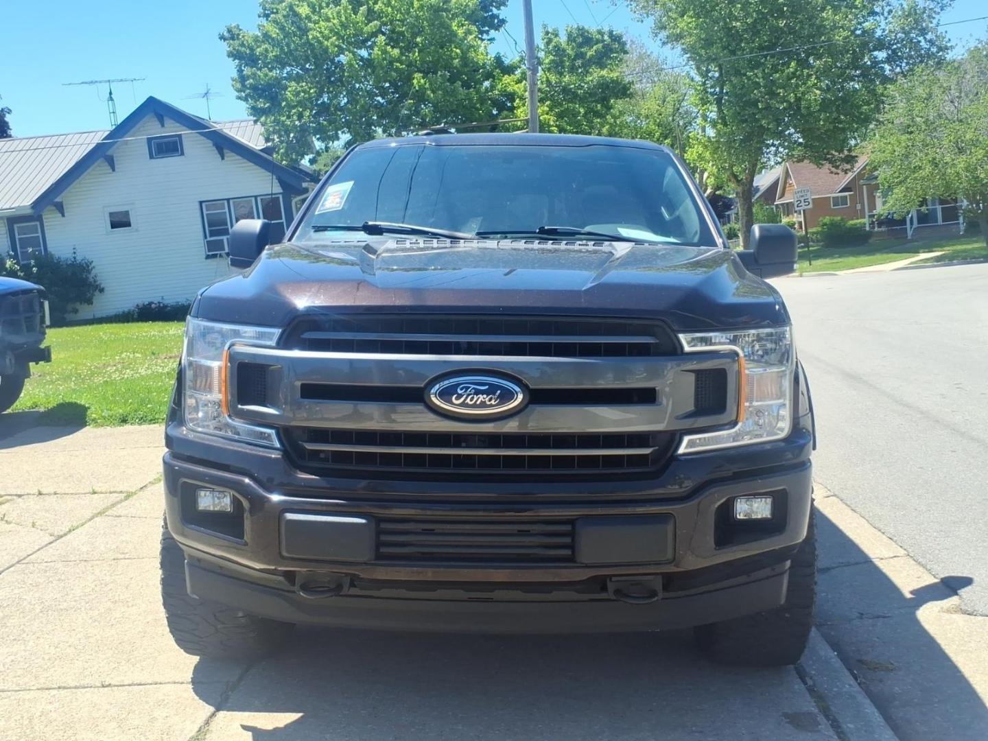 2018 Ruby Red Metallic Tinted Clearcoat Ford F-150 XLT (1FTEW1E53JF) with an 5.0L V8 395hp 400ft. lbs. Direct Injection engine, 10-Speed Shiftable Automatic transmission, located at 5505 N. Summit St., Toledo, OH, 43611, (419) 729-2688, 41.654953, -83.530014 - Photo#20
