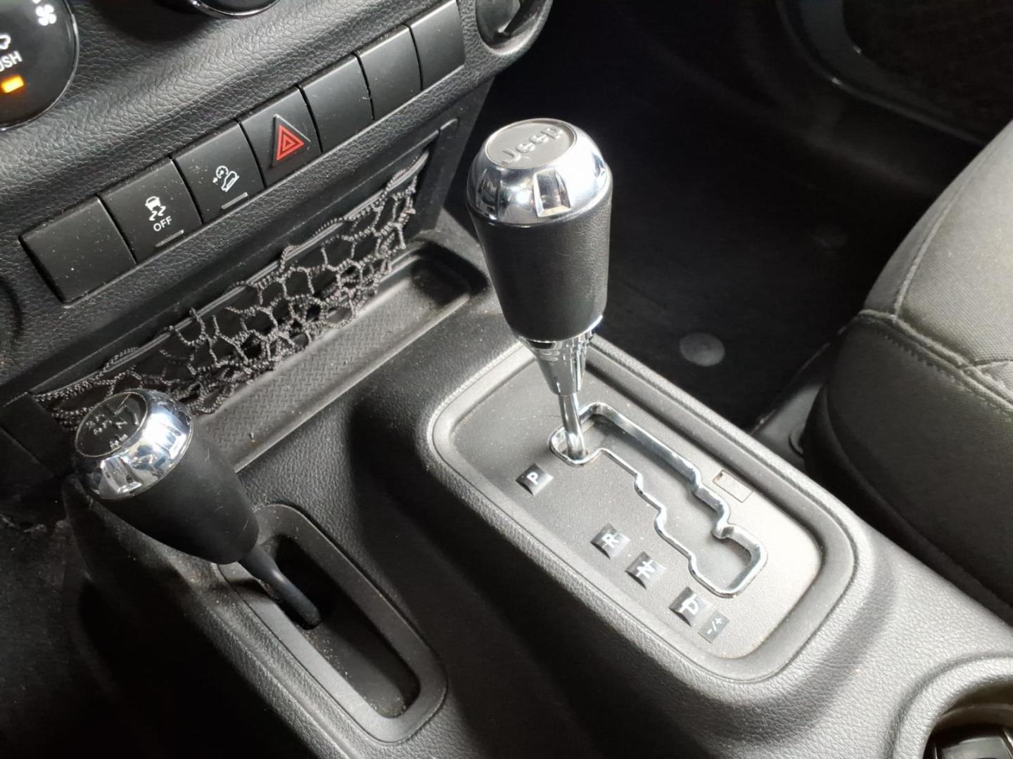 2014 Gray Jeep Wrangler Unlimited Sport (1C4BJWDG7EL) with an 3.6L 3.6L V6 285hp 260ft. lbs. Sequential Multiport Fuel Injection engine, Automatic transmission, located at 5505 N. Summit St., Toledo, OH, 43611, (419) 729-2688, 41.654953, -83.530014 - Photo#8