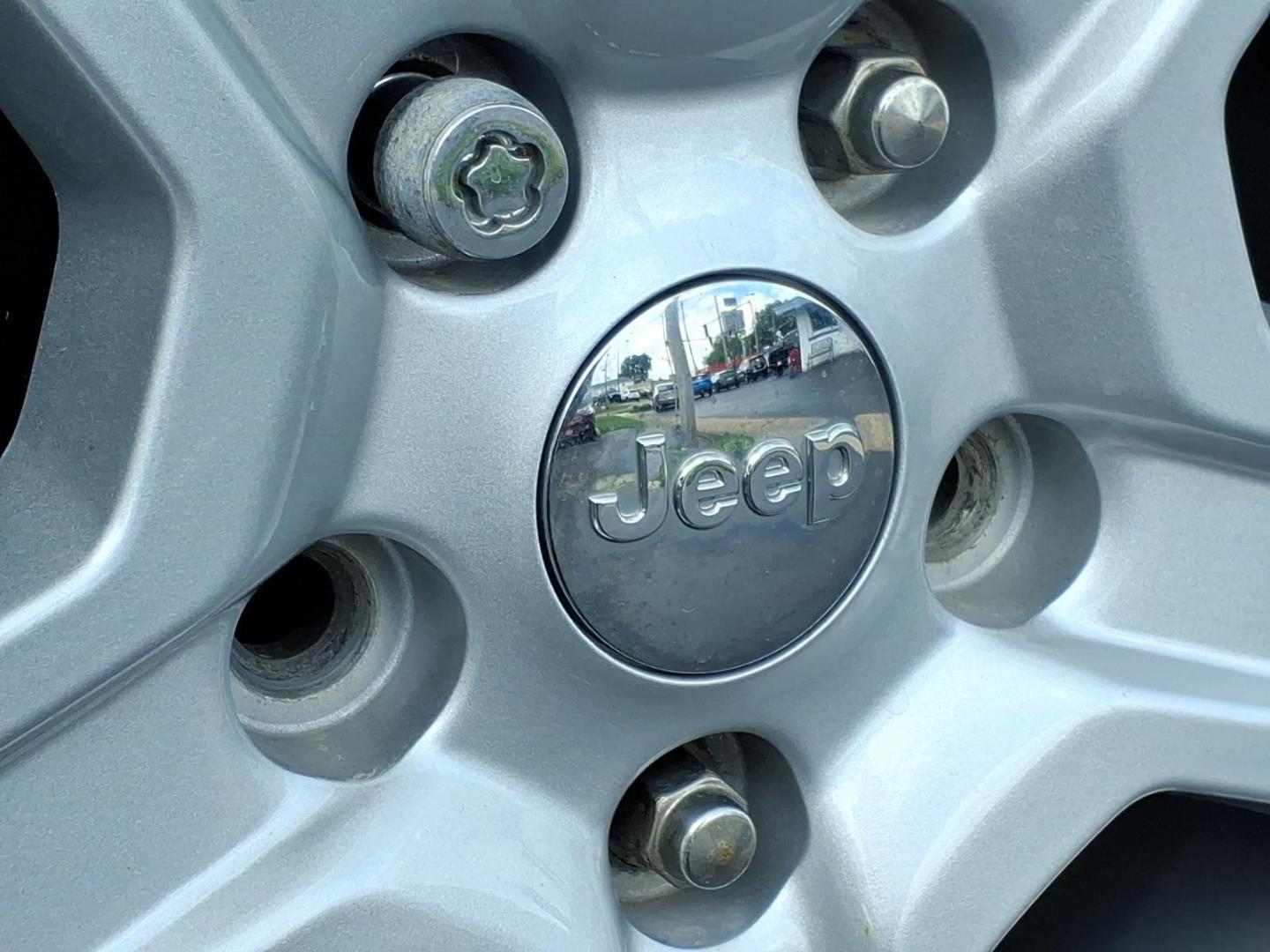 2014 Gray Jeep Wrangler Unlimited Sport (1C4BJWDG7EL) with an 3.6L 3.6L V6 285hp 260ft. lbs. Sequential Multiport Fuel Injection engine, Automatic transmission, located at 5505 N. Summit St., Toledo, OH, 43611, (419) 729-2688, 41.654953, -83.530014 - Photo#25