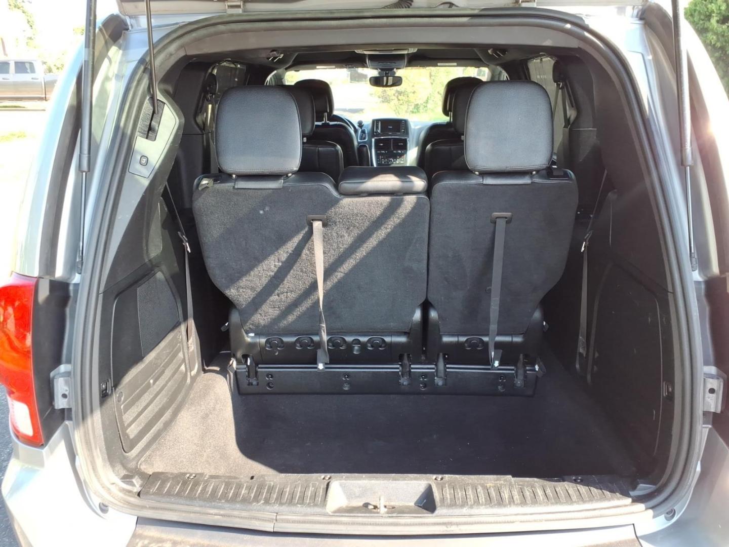 2018 Billet Clear Coat Dodge Grand Caravan GT (2C4RDGEG4JR) with an 3.6L Pentastar 3.6L Flex Fuel V6 283hp 260ft. lbs. Sequential Multiport Fuel Injection engine, 6-Speed Shiftable Automatic transmission, located at 5505 N. Summit St., Toledo, OH, 43611, (419) 729-2688, 41.654953, -83.530014- Photo#26