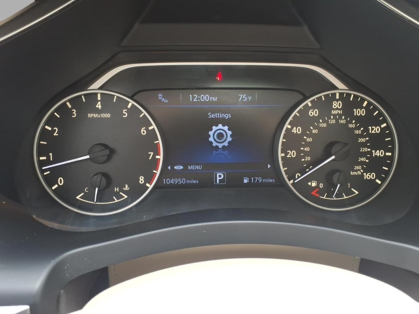 2015 White Nissan Murano S (5N1AZ2MH3FN) with an 3.5L 3.5L V6 260hp 240ft. lbs. Sequential Multiport Fuel Injection engine, CVT transmission, located at 5505 N. Summit St., Toledo, OH, 43611, (419) 729-2688, 41.654953, -83.530014- Photo#10