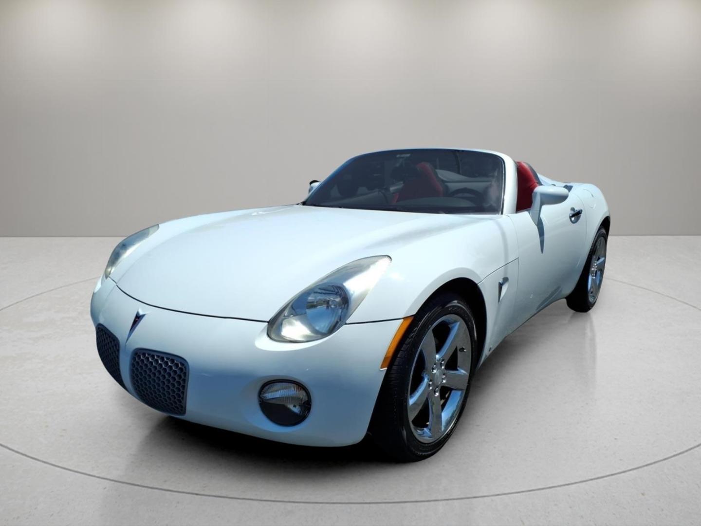 2009 Pure 50u Pontiac Solstice Base (1G2MC35B99Y) with an 2.4L Ecotec 2.4L I4 173hp 167ft. lbs. Sequential Multiport Fuel Injection engine, 5-Speed Automatic transmission, located at 5505 N. Summit St., Toledo, OH, 43611, (419) 729-2688, 41.654953, -83.530014- Photo#1