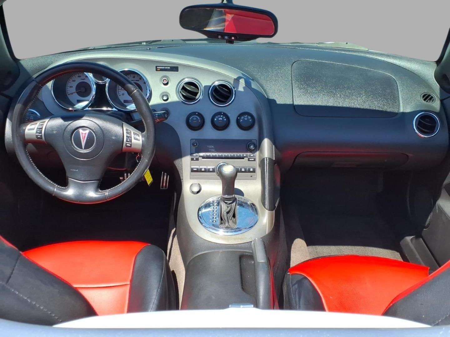 2009 Pure 50u Pontiac Solstice Base (1G2MC35B99Y) with an 2.4L Ecotec 2.4L I4 173hp 167ft. lbs. Sequential Multiport Fuel Injection engine, 5-Speed Automatic transmission, located at 5505 N. Summit St., Toledo, OH, 43611, (419) 729-2688, 41.654953, -83.530014- Photo#11