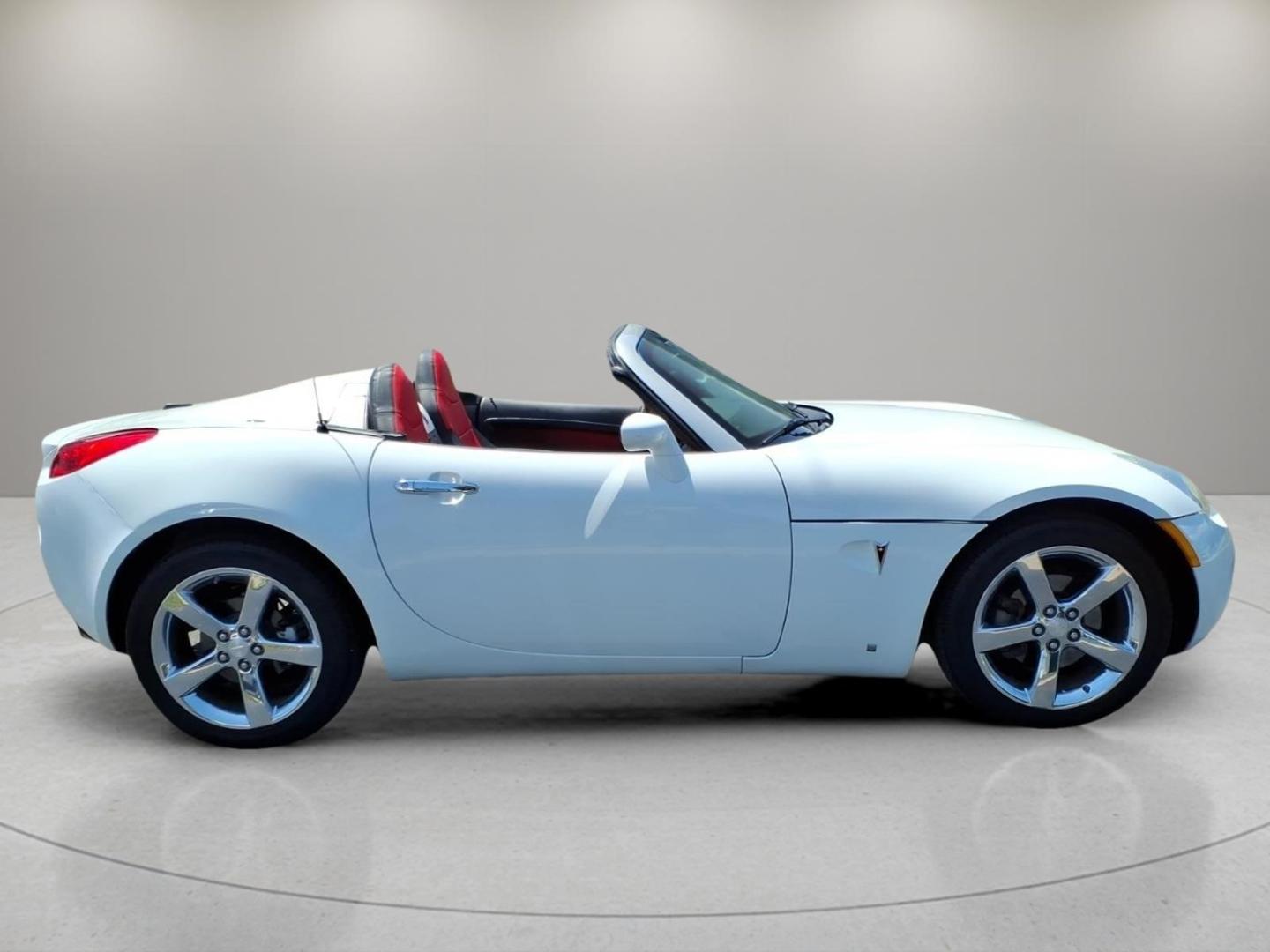 2009 Pure 50u Pontiac Solstice Base (1G2MC35B99Y) with an 2.4L Ecotec 2.4L I4 173hp 167ft. lbs. Sequential Multiport Fuel Injection engine, 5-Speed Automatic transmission, located at 5505 N. Summit St., Toledo, OH, 43611, (419) 729-2688, 41.654953, -83.530014- Photo#14