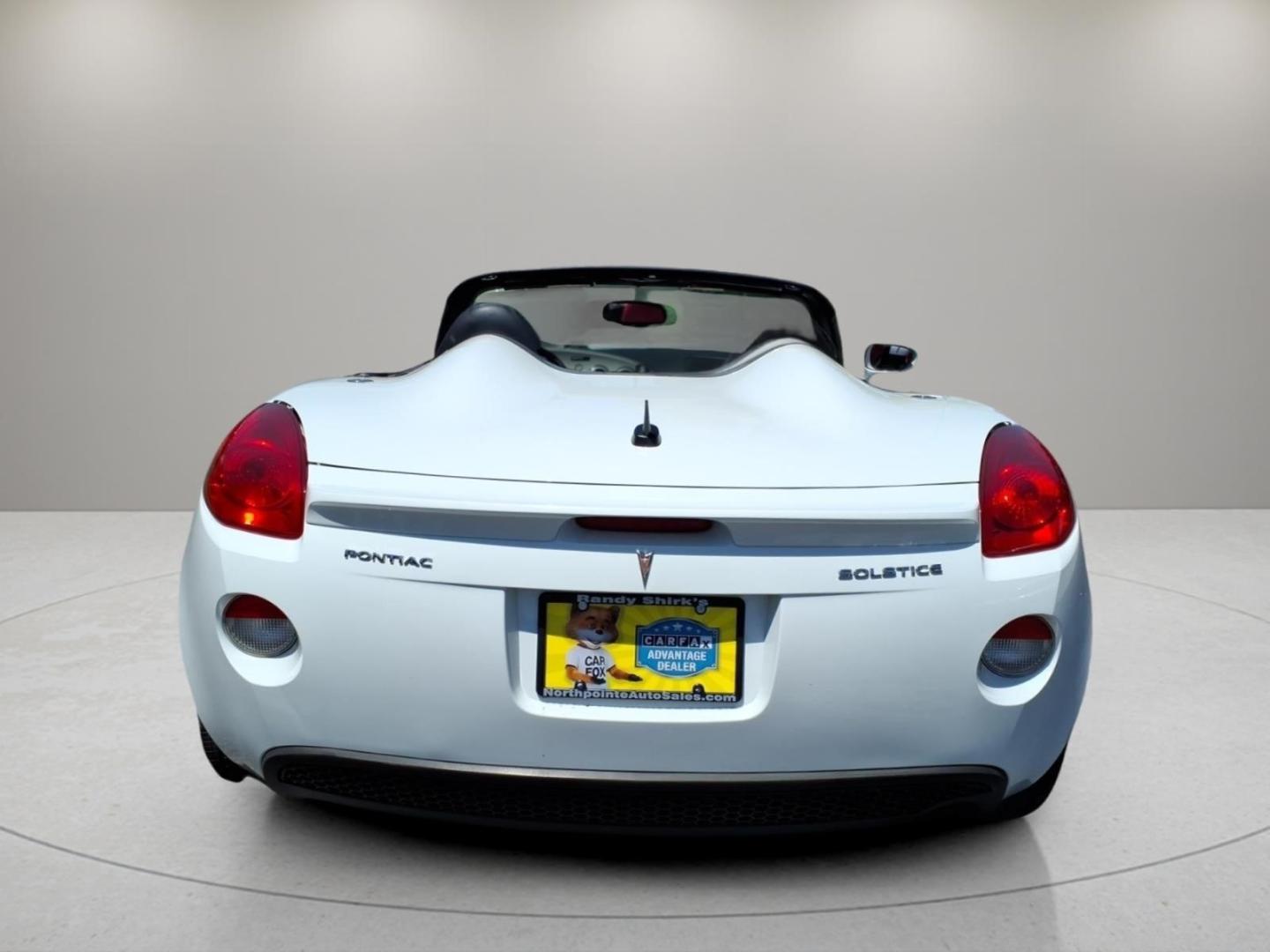 2009 Pure 50u Pontiac Solstice Base (1G2MC35B99Y) with an 2.4L Ecotec 2.4L I4 173hp 167ft. lbs. Sequential Multiport Fuel Injection engine, 5-Speed Automatic transmission, located at 5505 N. Summit St., Toledo, OH, 43611, (419) 729-2688, 41.654953, -83.530014- Photo#16