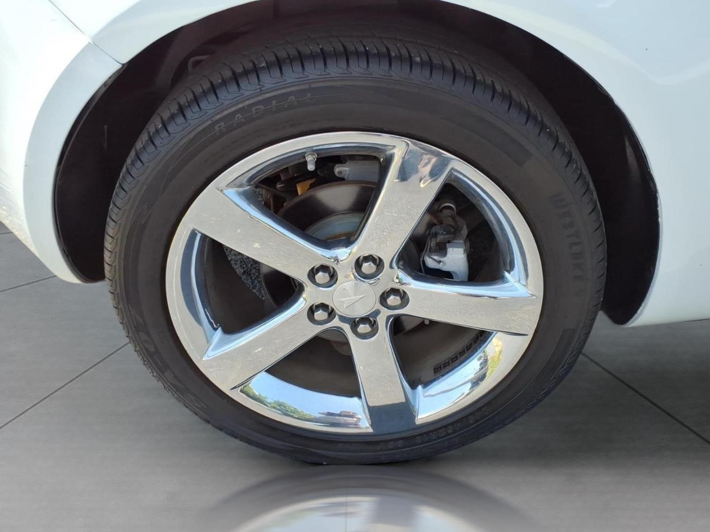 2009 Pure 50u Pontiac Solstice Base (1G2MC35B99Y) with an 2.4L Ecotec 2.4L I4 173hp 167ft. lbs. Sequential Multiport Fuel Injection engine, 5-Speed Automatic transmission, located at 5505 N. Summit St., Toledo, OH, 43611, (419) 729-2688, 41.654953, -83.530014- Photo#21