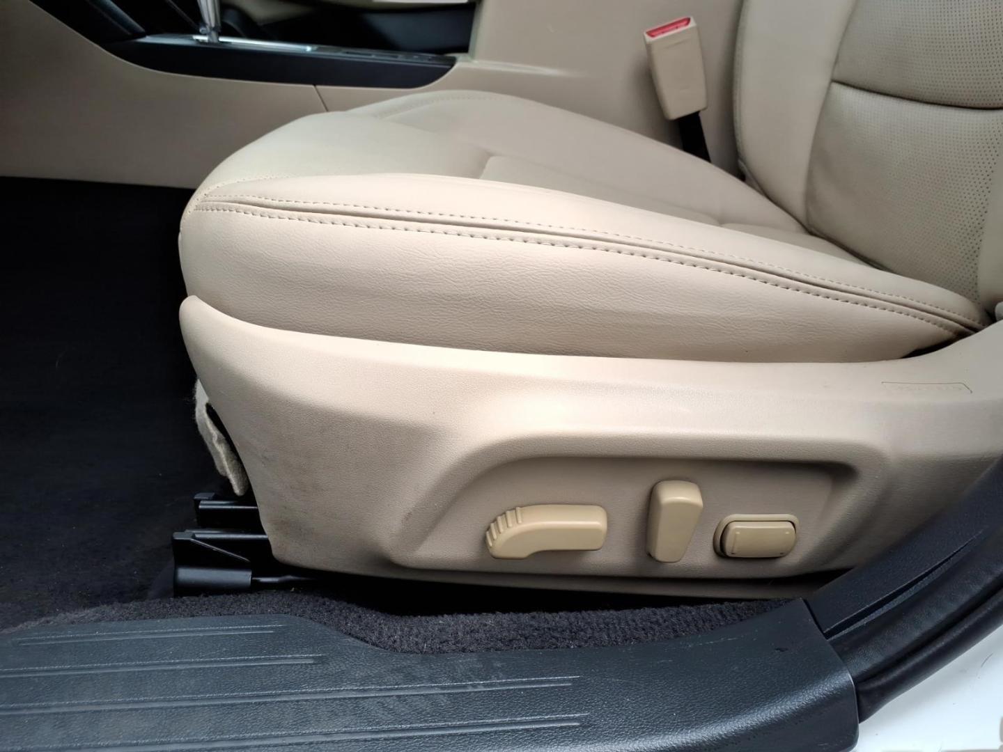 2015 Crystal White Pearl Whc Subaru Outback 3.6R Limited (4S4BSENC1F3) with an 3.6L 3.6L H6 256hp 247ft. lbs. Sequential Multiport Fuel Injection engine, CVT transmission, located at 5505 N. Summit St., Toledo, OH, 43611, (419) 729-2688, 41.654953, -83.530014- Photo#3