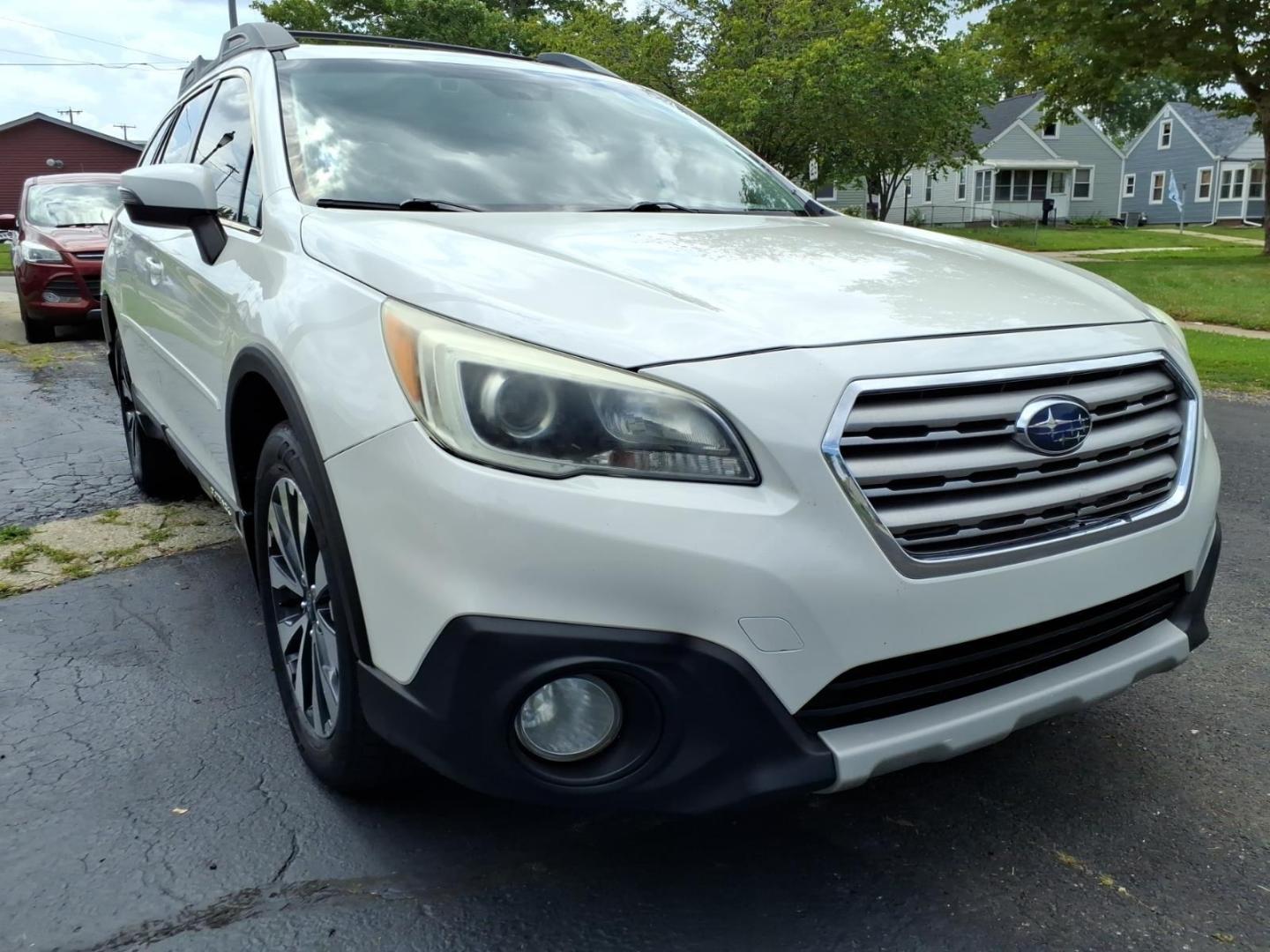 2015 Crystal White Pearl Whc Subaru Outback 3.6R Limited (4S4BSENC1F3) with an 3.6L 3.6L H6 256hp 247ft. lbs. Sequential Multiport Fuel Injection engine, CVT transmission, located at 5505 N. Summit St., Toledo, OH, 43611, (419) 729-2688, 41.654953, -83.530014- Photo#21