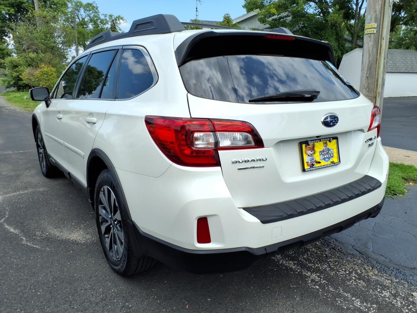 2015 Crystal White Pearl Whc Subaru Outback 3.6R Limited (4S4BSENC1F3) with an 3.6L 3.6L H6 256hp 247ft. lbs. Sequential Multiport Fuel Injection engine, CVT transmission, located at 5505 N. Summit St., Toledo, OH, 43611, (419) 729-2688, 41.654953, -83.530014- Photo#25
