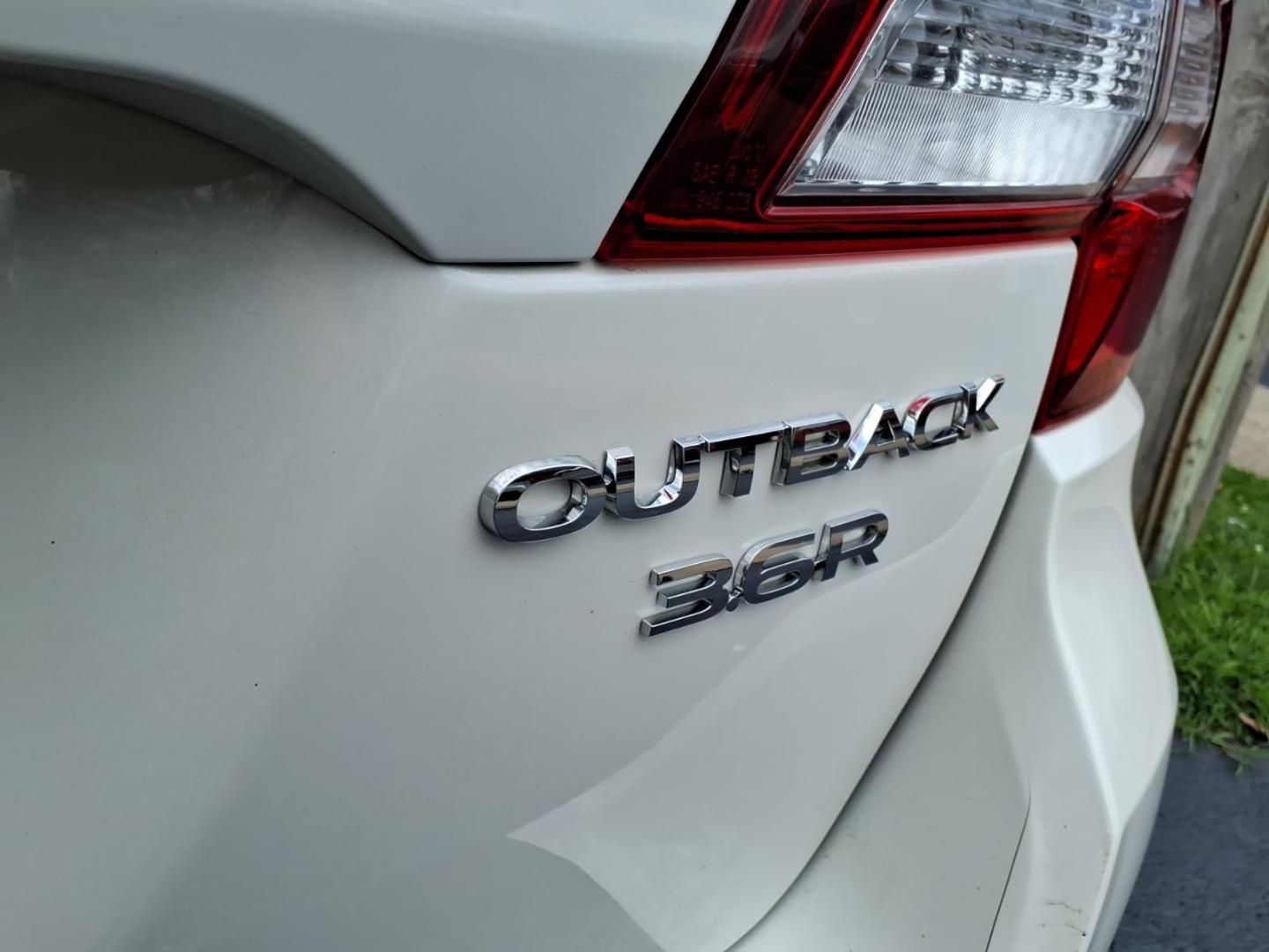 2015 Crystal White Pearl Whc Subaru Outback 3.6R Limited (4S4BSENC1F3) with an 3.6L 3.6L H6 256hp 247ft. lbs. Sequential Multiport Fuel Injection engine, CVT transmission, located at 5505 N. Summit St., Toledo, OH, 43611, (419) 729-2688, 41.654953, -83.530014- Photo#33