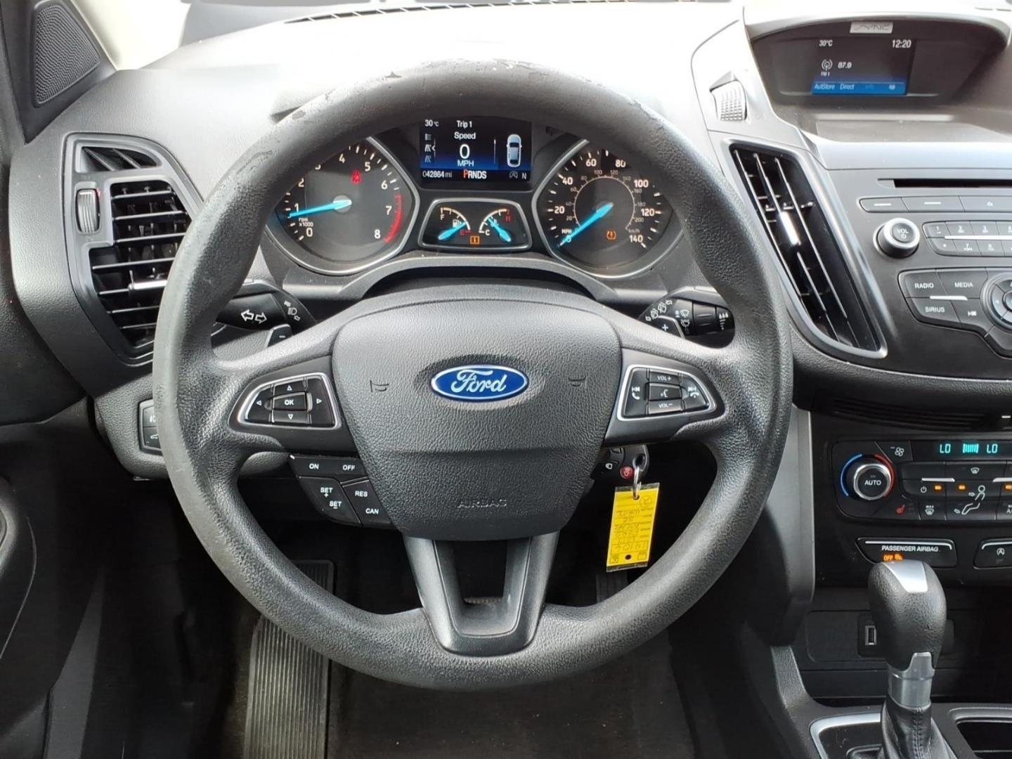 2017 Oxford White Yz Ford Escape SE (1FMCU9GD4HU) with an 1.5L EcoBoost 1.5L Turbo I4 179hp 177ft. lbs. Direct Injection engine, 6-Speed Shiftable Automatic transmission, located at 5505 N. Summit St., Toledo, OH, 43611, (419) 729-2688, 41.654953, -83.530014- Photo#15