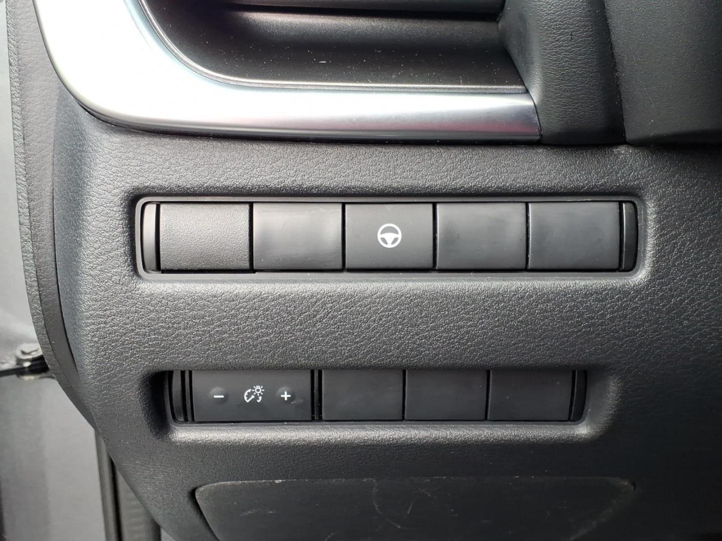 2021 Gun Metallic Nissan Rogue SV (5N1AT3BBXMC) with an 2.5L 2.5L I4 181hp 181ft. lbs. Direct Injection engine, 8-Speed Shiftable CVT transmission, located at 5505 N. Summit St., Toledo, OH, 43611, (419) 729-2688, 41.654953, -83.530014- Photo#6