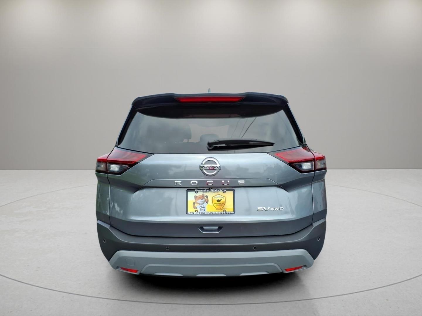 2021 Gun Metallic Nissan Rogue SV (5N1AT3BBXMC) with an 2.5L 2.5L I4 181hp 181ft. lbs. Direct Injection engine, 8-Speed Shiftable CVT transmission, located at 5505 N. Summit St., Toledo, OH, 43611, (419) 729-2688, 41.654953, -83.530014- Photo#24