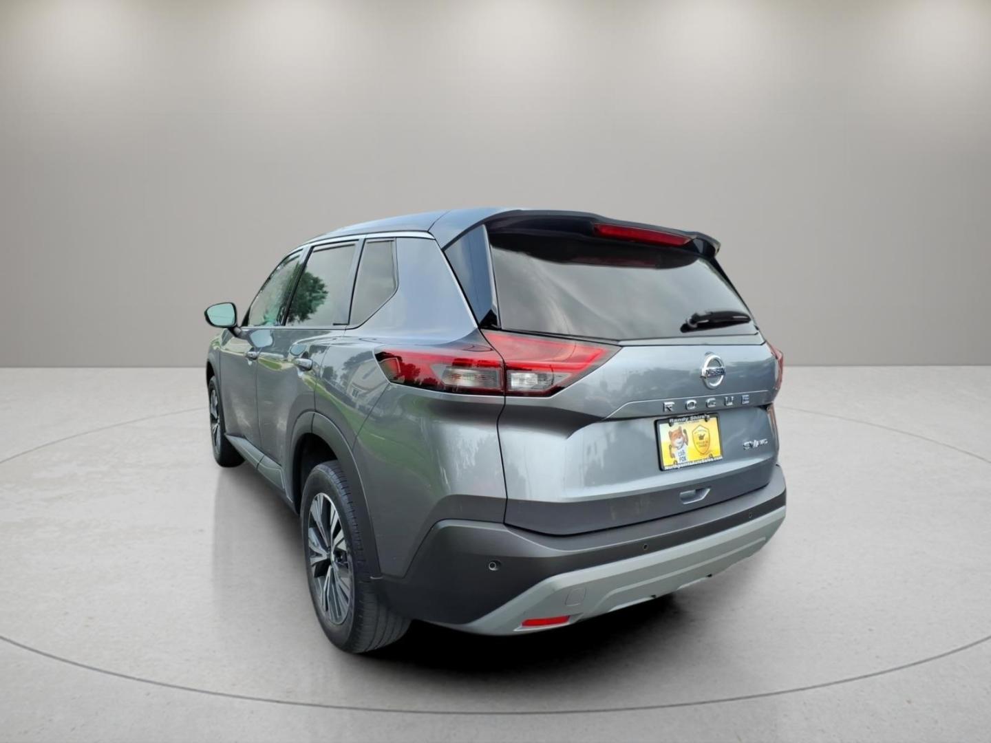 2021 Gun Metallic Nissan Rogue SV (5N1AT3BBXMC) with an 2.5L 2.5L I4 181hp 181ft. lbs. Direct Injection engine, 8-Speed Shiftable CVT transmission, located at 5505 N. Summit St., Toledo, OH, 43611, (419) 729-2688, 41.654953, -83.530014- Photo#25