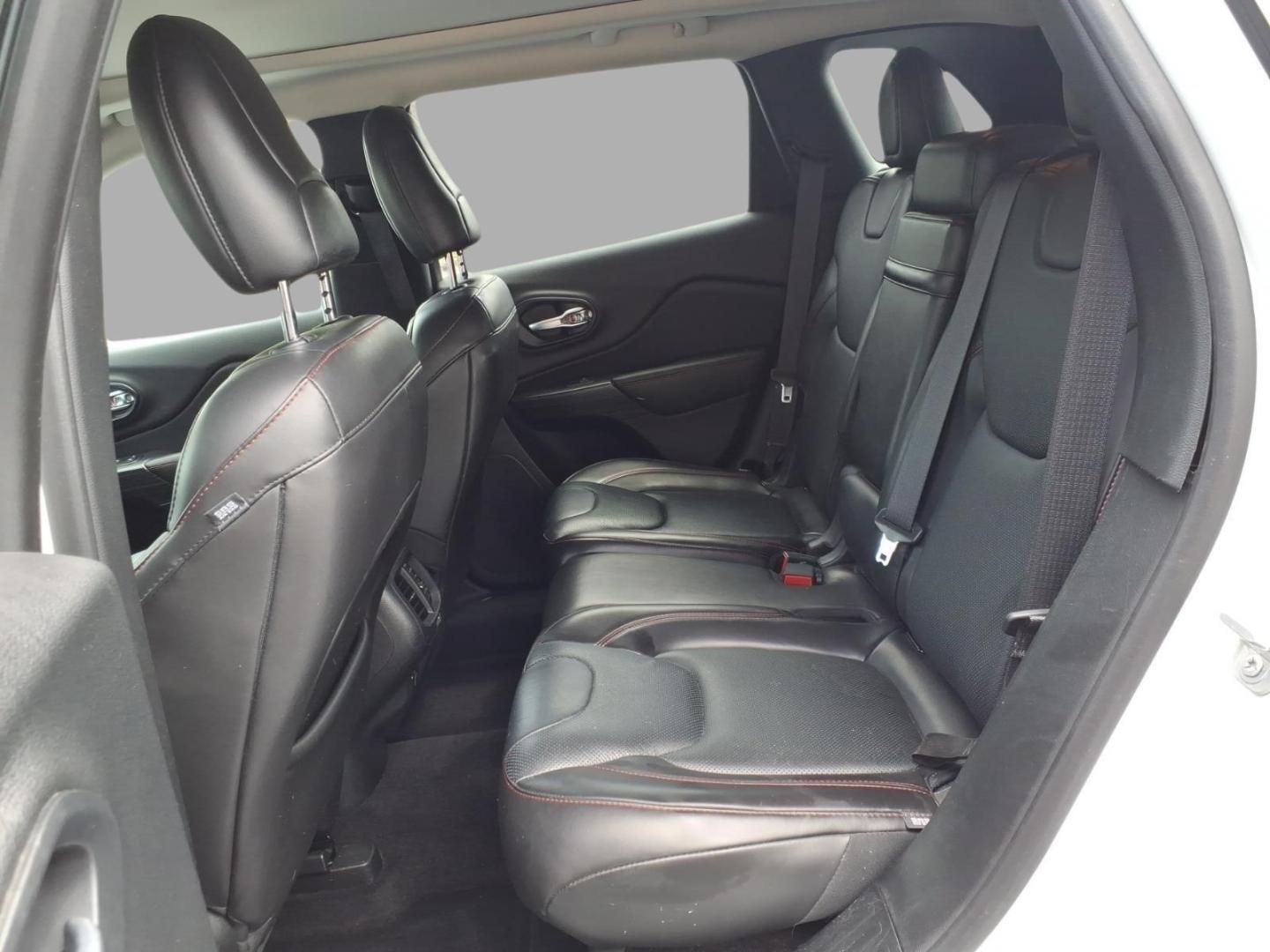 2016 Bright White Clear Coat Pw7 Jeep Cherokee Trailhawk (1C4PJMBS3GW) with an 3.2L 3.2L V6 271hp 239ft. lbs. Sequential Multiport Fuel Injection engine, 4WD 9-Speed Shiftable Automatic transmission, located at 5505 N. Summit St., Toledo, OH, 43611, (419) 729-2688, 41.654953, -83.530014- Photo#15