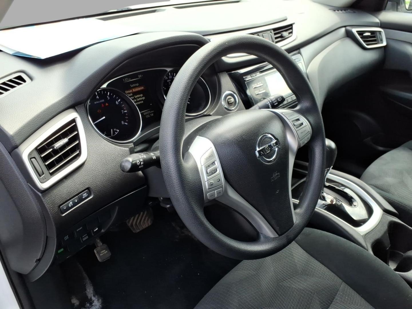 2016 Glacier White Qak Nissan Rogue S (5N1AT2MV0GC) with an 2.5L 2.5L I4 170hp 175ft. lbs. Carburetor engine, CVT transmission, located at 5505 N. Summit St., Toledo, OH, 43611, (419) 729-2688, 41.654953, -83.530014- Photo#5