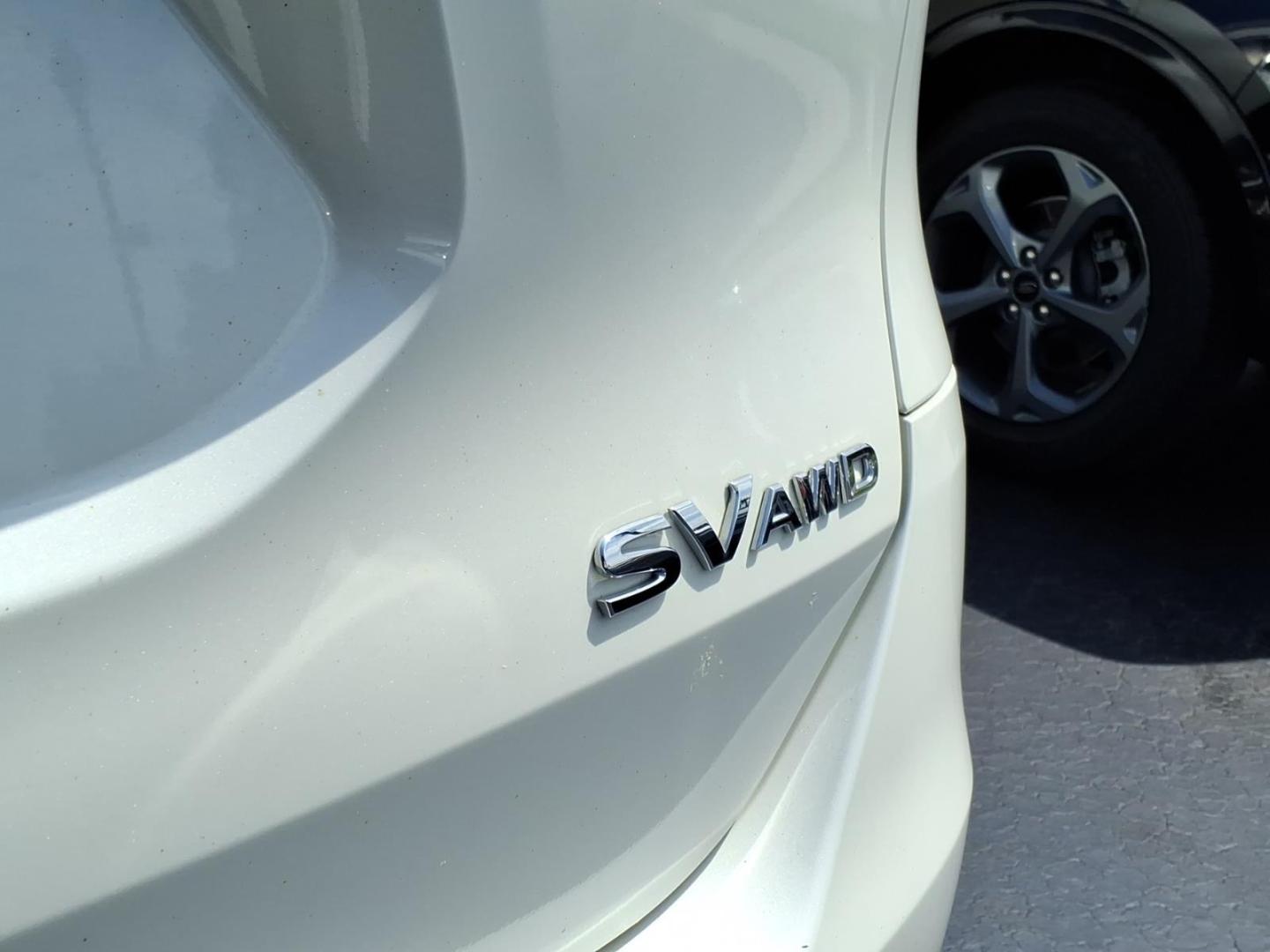 2016 Glacier White Qak Nissan Rogue S (5N1AT2MV0GC) with an 2.5L 2.5L I4 170hp 175ft. lbs. Carburetor engine, CVT transmission, located at 5505 N. Summit St., Toledo, OH, 43611, (419) 729-2688, 41.654953, -83.530014- Photo#31