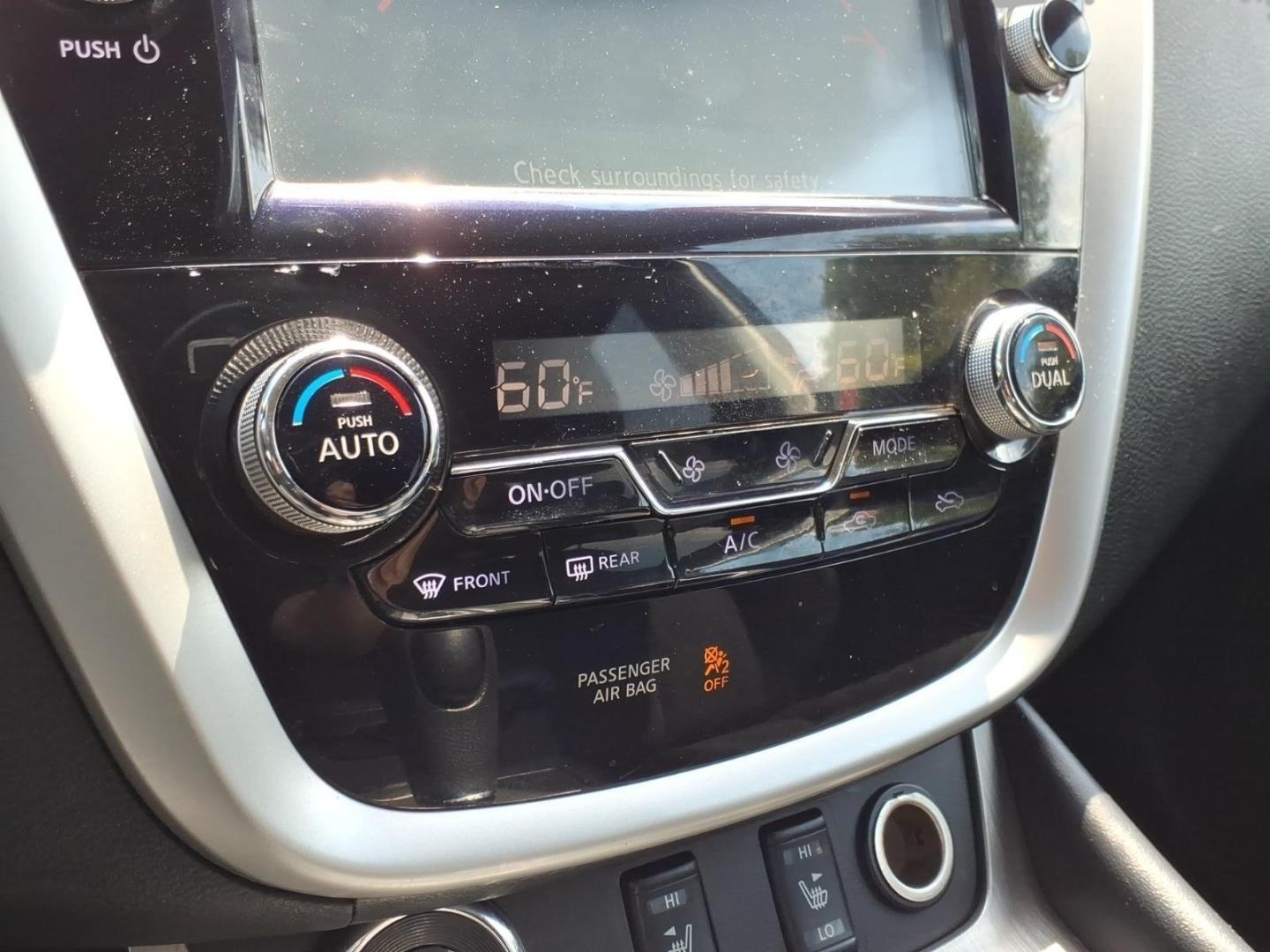 2016 Pearl White Qab Nissan Murano SV (5N1AZ2MGXGN) with an 3.5L 3.5L V6 260hp 240ft. lbs. Carburetor engine, CVT transmission, located at 5505 N. Summit St., Toledo, OH, 43611, (419) 729-2688, 41.654953, -83.530014- Photo#13