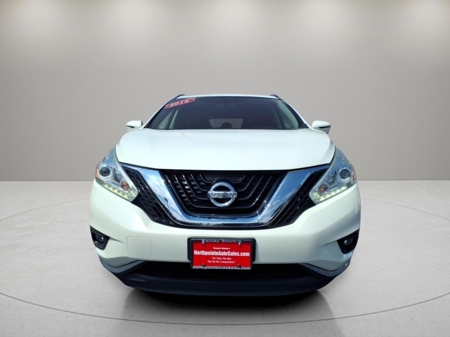 2016 Pearl White Qab Nissan Murano SV (5N1AZ2MGXGN) with an 3.5L 3.5L V6 260hp 240ft. lbs. Carburetor engine, CVT transmission, located at 5505 N. Summit St., Toledo, OH, 43611, (419) 729-2688, 41.654953, -83.530014- Photo#19