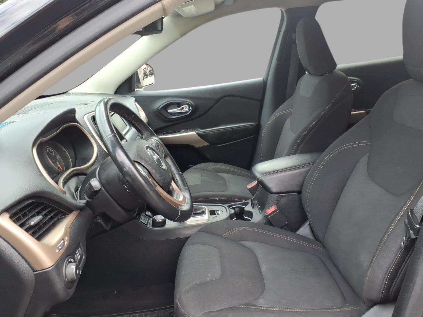 2017 Diamond Black Crystal Pearl Coat Pxj Jeep Cherokee Latitude (1C4PJMCS2HW) with an 3.2L 3.2L V6 271hp 239ft. lbs. Carburetor engine, 4WD 9-Speed Shiftable Automatic transmission, located at 5505 N. Summit St., Toledo, OH, 43611, (419) 729-2688, 41.654953, -83.530014- Photo#3