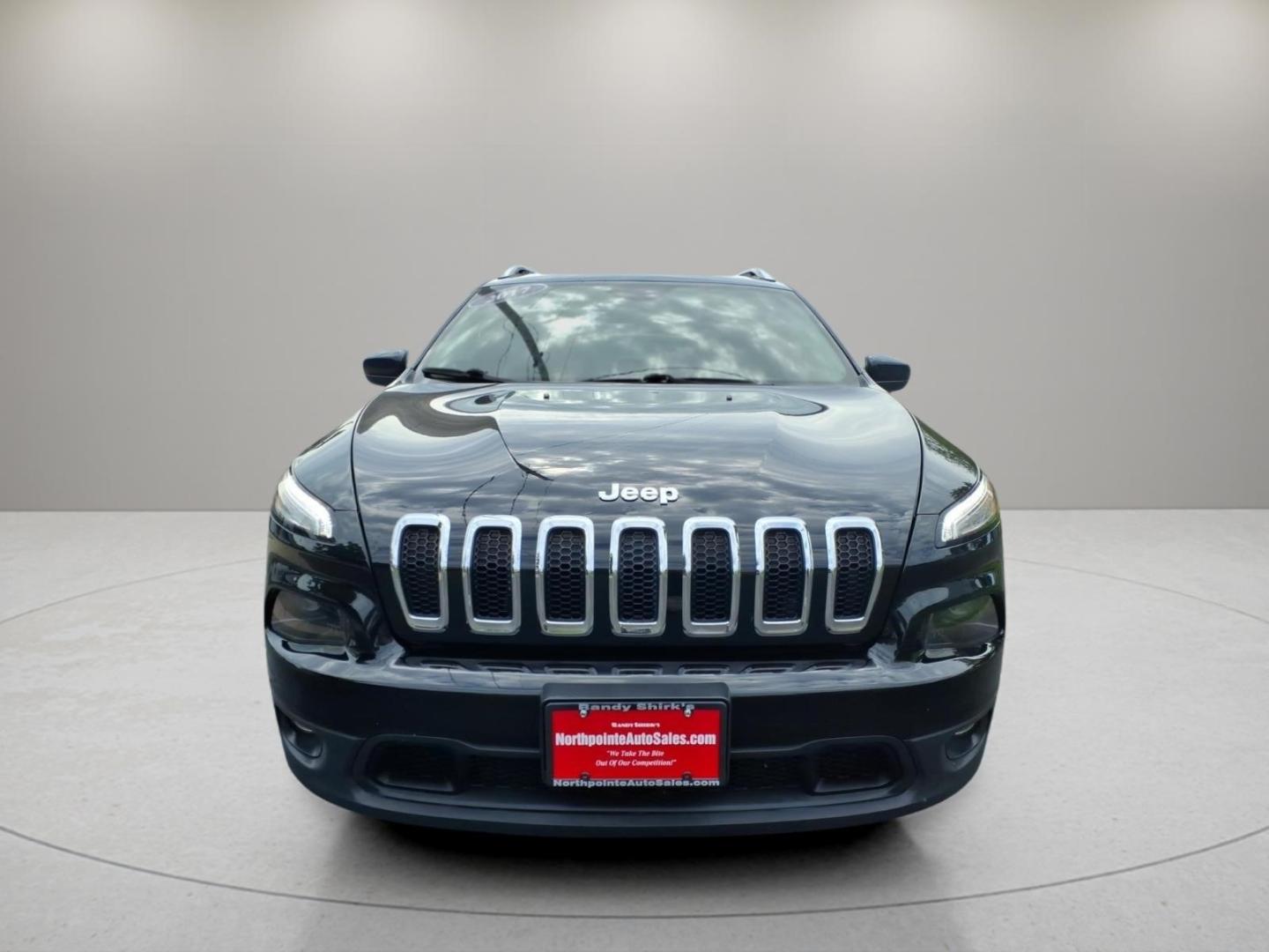2017 Diamond Black Crystal Pearl Coat Pxj Jeep Cherokee Latitude (1C4PJMCS2HW) with an 3.2L 3.2L V6 271hp 239ft. lbs. Carburetor engine, 4WD 9-Speed Shiftable Automatic transmission, located at 5505 N. Summit St., Toledo, OH, 43611, (419) 729-2688, 41.654953, -83.530014- Photo#16